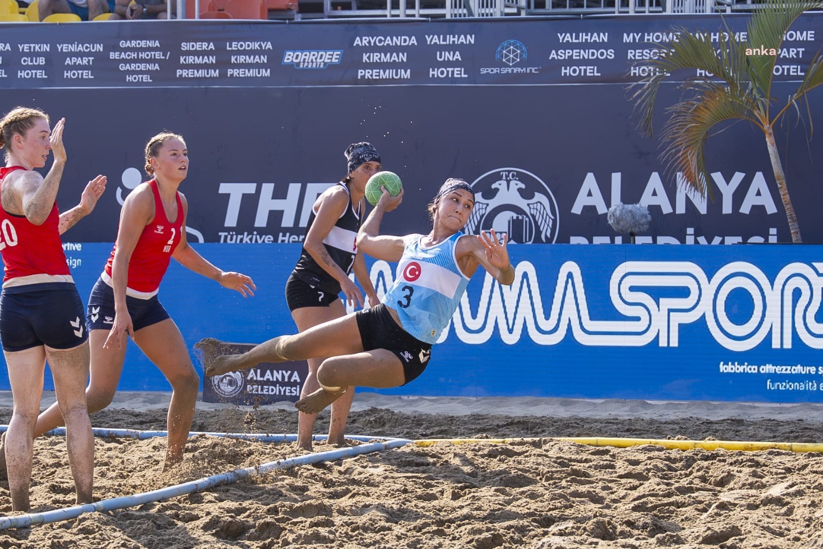 EHF 2025 Avrupa Plaj Hentbol Şampiyonası, Alanya'da başladı