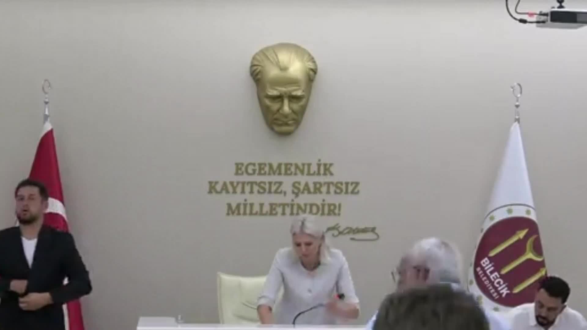 Bilecik Belediye Başkanı Subaşı'ndan vatandaşlara yangın uyarısı: Anız yakarken veya biçerdöverle çalışırken mutluka su tankeri bulundurulmalı