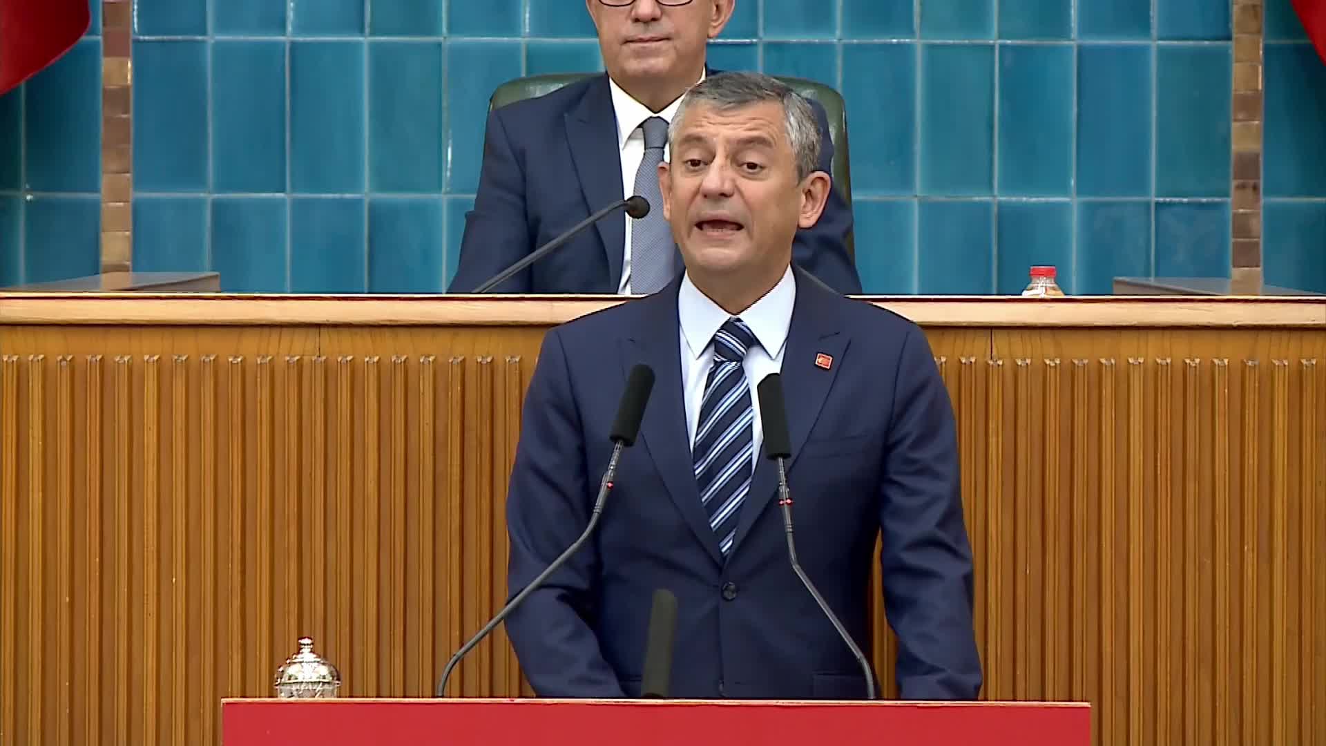 CHP grup toplantısı... Özgür Özel: "Aziz İhsan Aktaş 388 ihalenin 300'ünü kamudan ve AK Partili belediyelerden aldı. Bunların bir tanesi içeride değil"