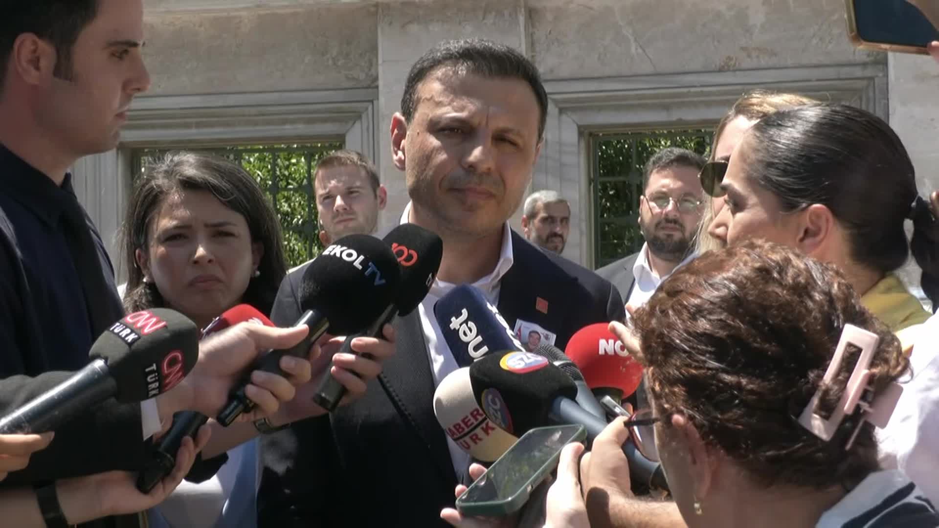 Şehit cenazesindeyken ifadeye çağrıldığını öğrenen Özgür Çelik: “Bu süreç İmamoğlu’nun tutuklanmasından, Özgür Özel’e açılan soruşturmalardan bağımsız değil”