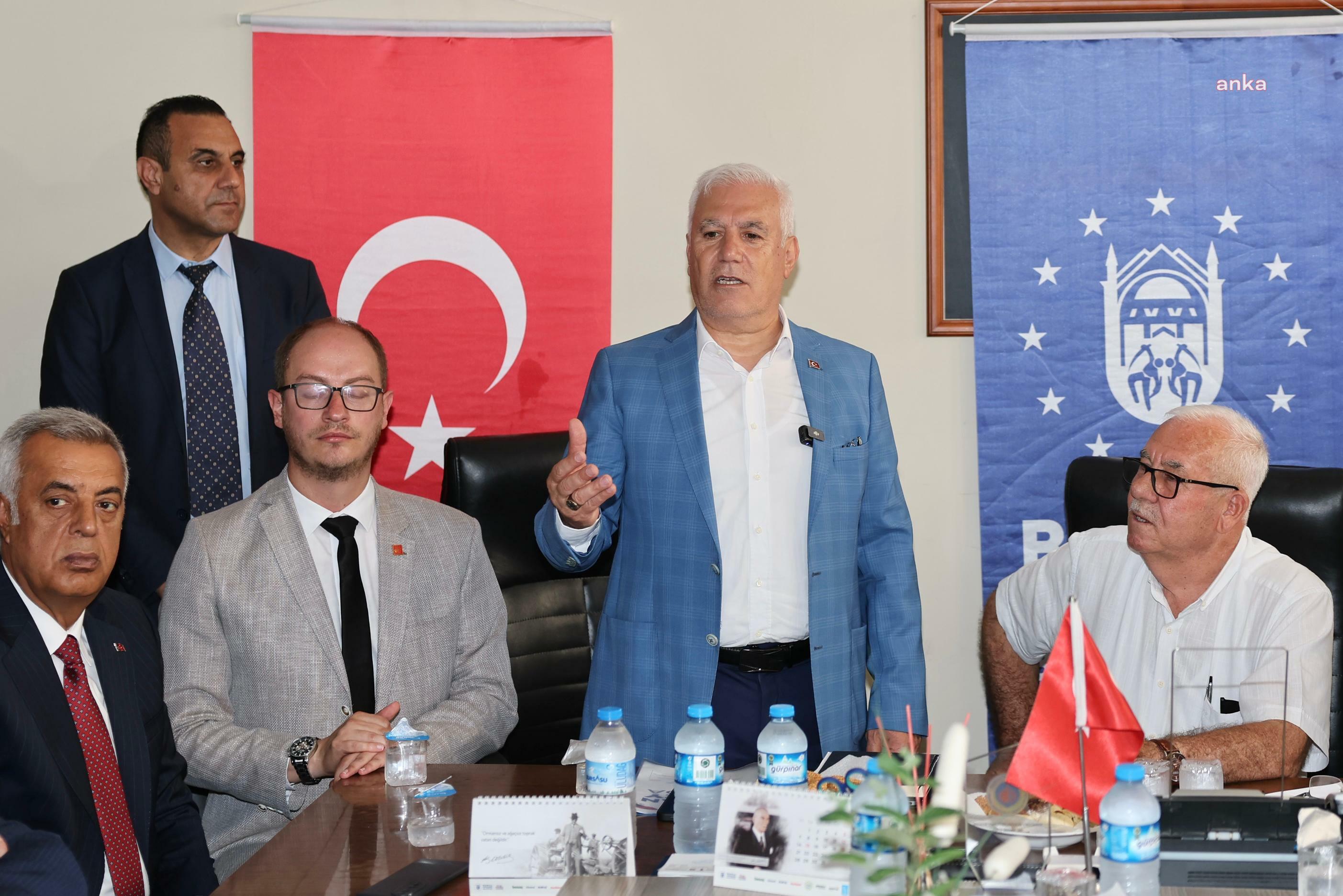 Bursa Büyükşehir Belediye Başkanı Bozbey'den Karacabey'e ziyaret: "Çiftçimize verdiğimiz destekler devam edecek"