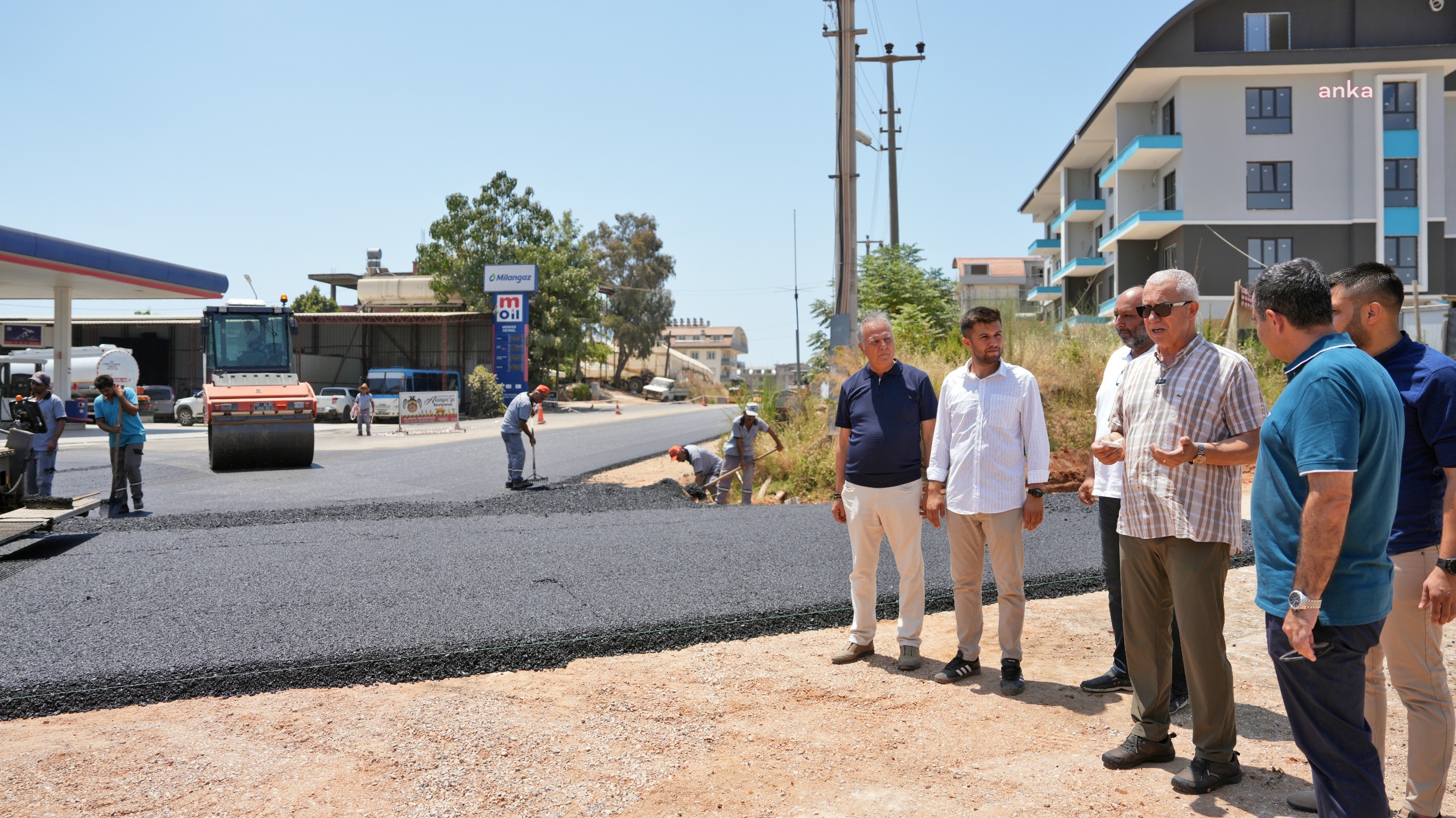 Alanya'nın Payallar Cumhuriyet Caddesi’nde sıcak asfalt çalışmaları tamamlandı
