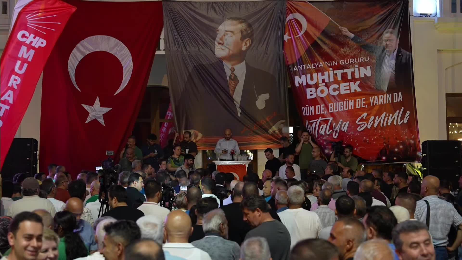 “Antalya İradesine Sahip Çıkıyor” mitingi… CHP Antalya Milletvekili Erdem: Bu darbeye asla boyun eğmeyeceğiz