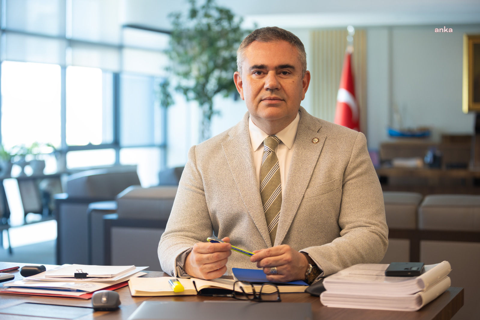 Türk Eczacıları Birliği Başkanı Üney: "Vitamin, mineral ve bitkisel destek ürünlerinin Bakanlık tarafından ruhsatlandırılarak yalnızca eczanelerden sunulması yönünde bir düzenlemeye ihtiyacımız var"