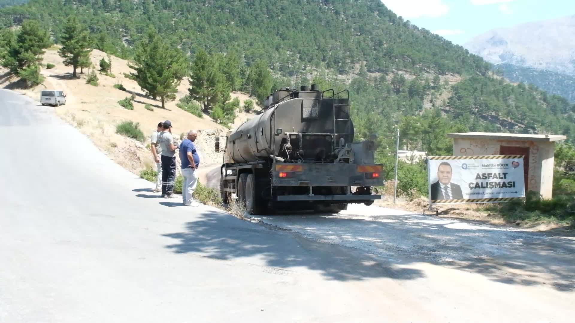 Antalya Büyükşehir Belediyesi’nden Gündoğmuş'ta yol genişletme çalışması
