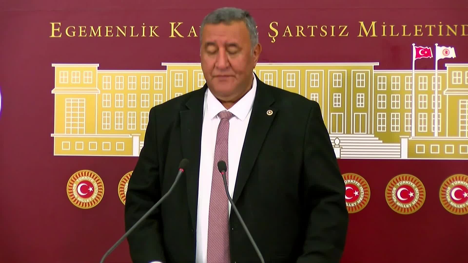 CHP'li Gürer'den iktidara 'şap' tepkisi: 81 ilde hayvan satış noktalarına yasak getirdiğinize göre hastalığın önemli ölçüde yaygınlaştığını kabul ediyorsunuz