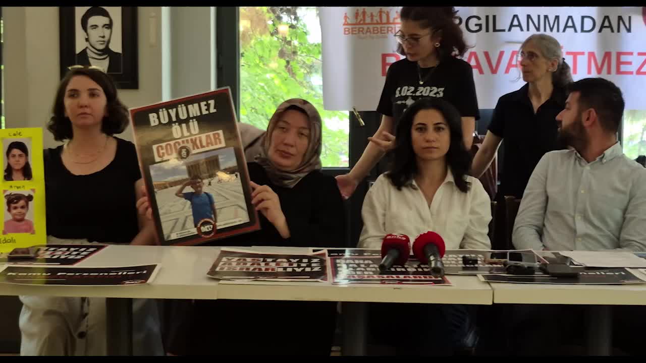 Adalet Peşinde Aileleri Platformu'ndan Döne Kaya: "6 Şubat davaları kaplumbağa hızında ilerliyor. Aileler duruşma salonlarında adalet için haykırıyor ama yargı üç maymunu oynuyor"