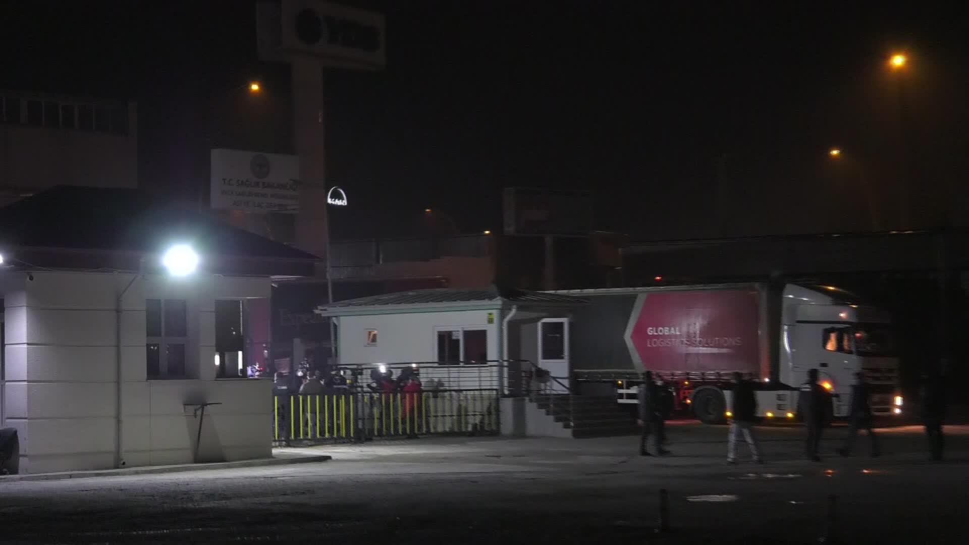 ÇİN AŞISI SAĞLIK BAKANLIĞI DEPOLARINDA: ANALİZLER SONUCUNDA UYGUN BULUNURSA KULLANIMA SUNULACAK