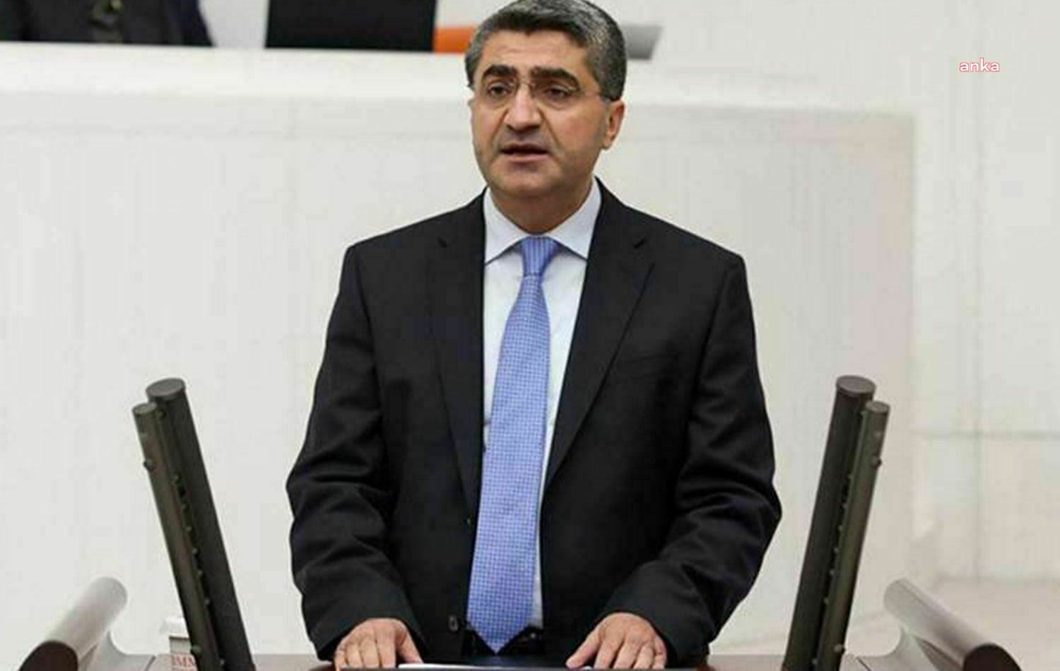 Terör örgütü PKK üyesi bir grup silah bıraktı...Mehmet Emin Ekmen: “Silah bırakma ve fesih sürecine dair özel bir yasa gerekliliği var”