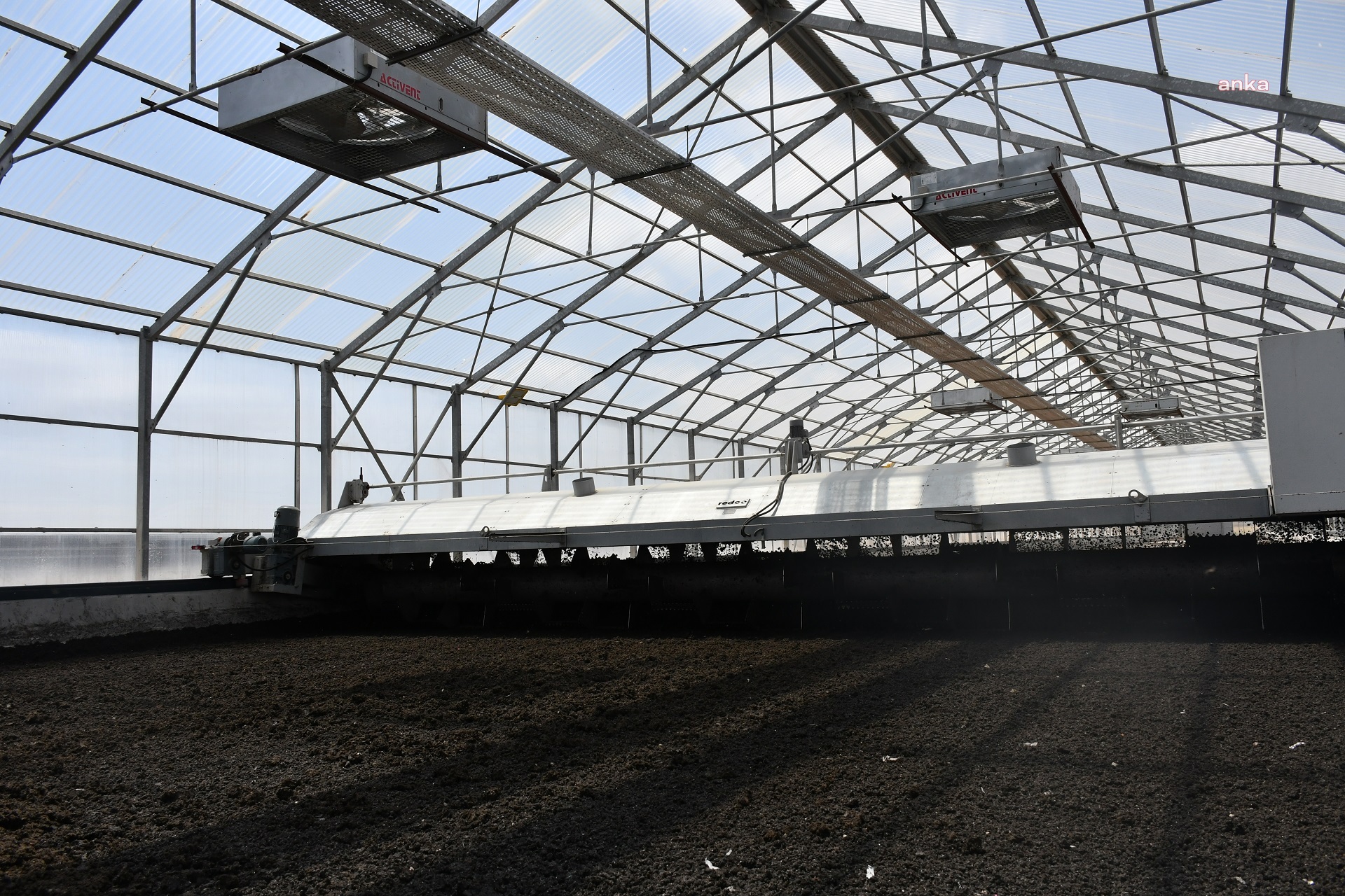 Lüleburgaz Belediyesi Solar Çamur Kurutma Tesisi, günlük 15 ton çamuru kurutulup gübre haline getiriyor