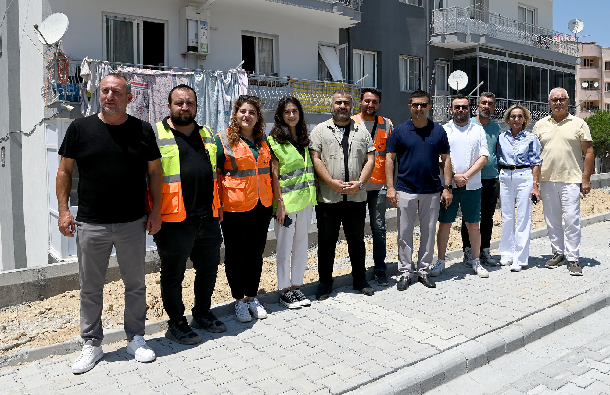 Kuşadası Belediye Başkanı Günel, hizmet ekibi ile sahada