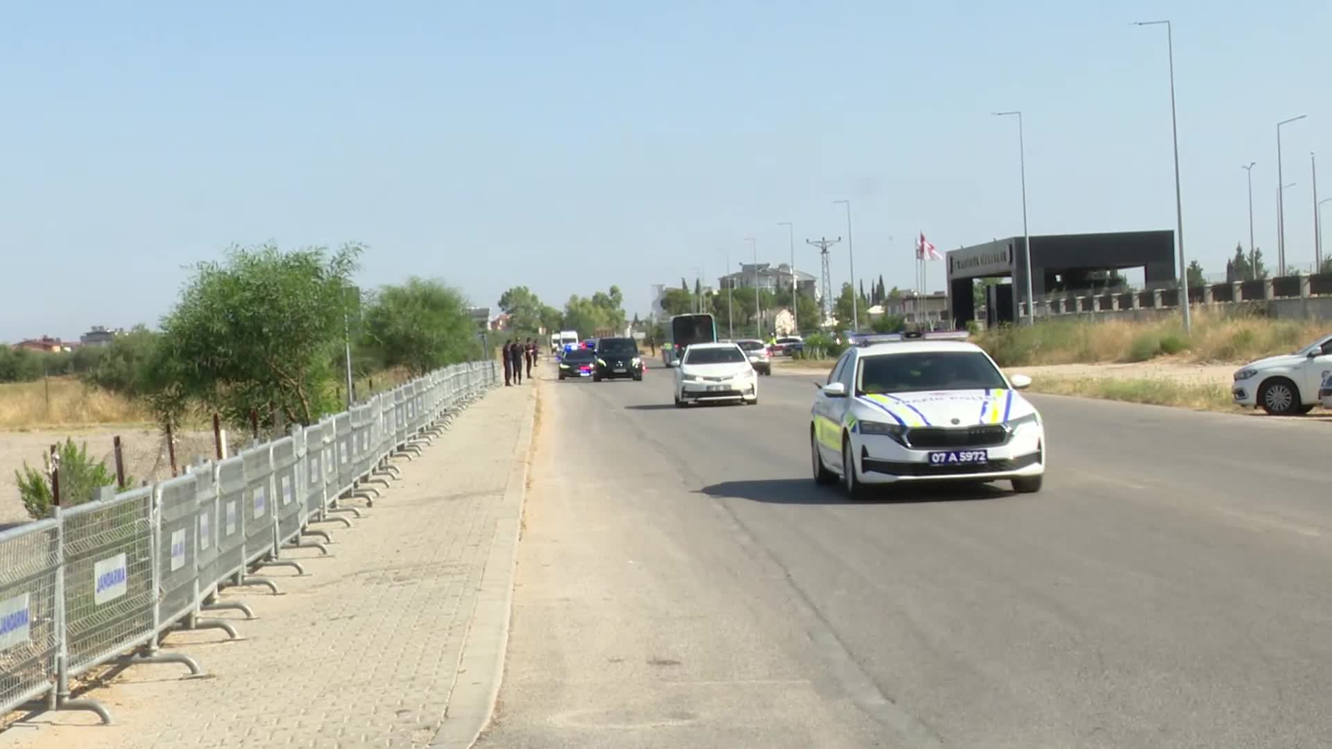 Özgür Özel, Muhittin Böcek'i cezaevinde ziyaret etti