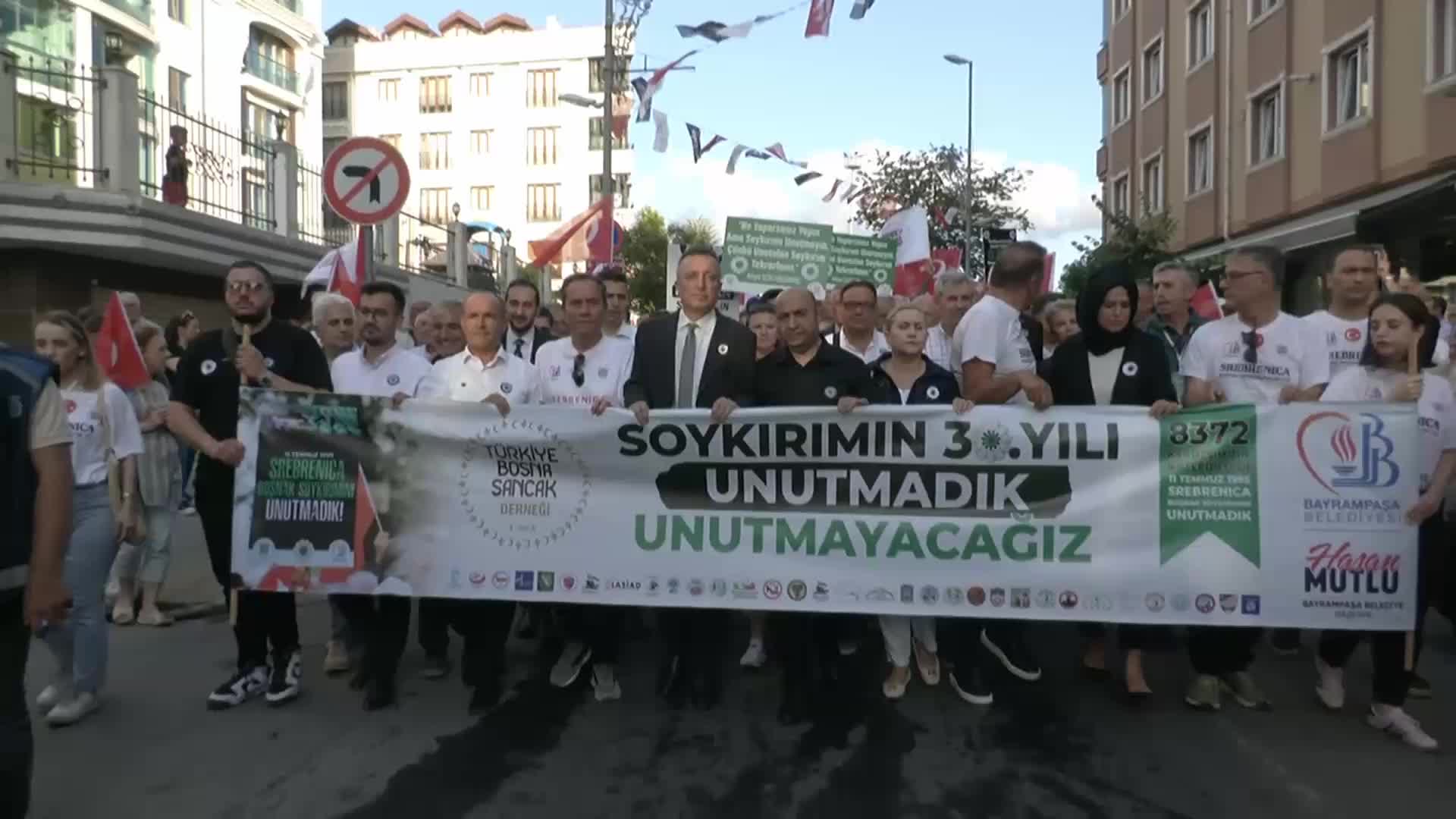 Srebrenitsa Soykırımı’nın 30. yılında Bayrampaşa’da anma yürüyüşü düzenlendi