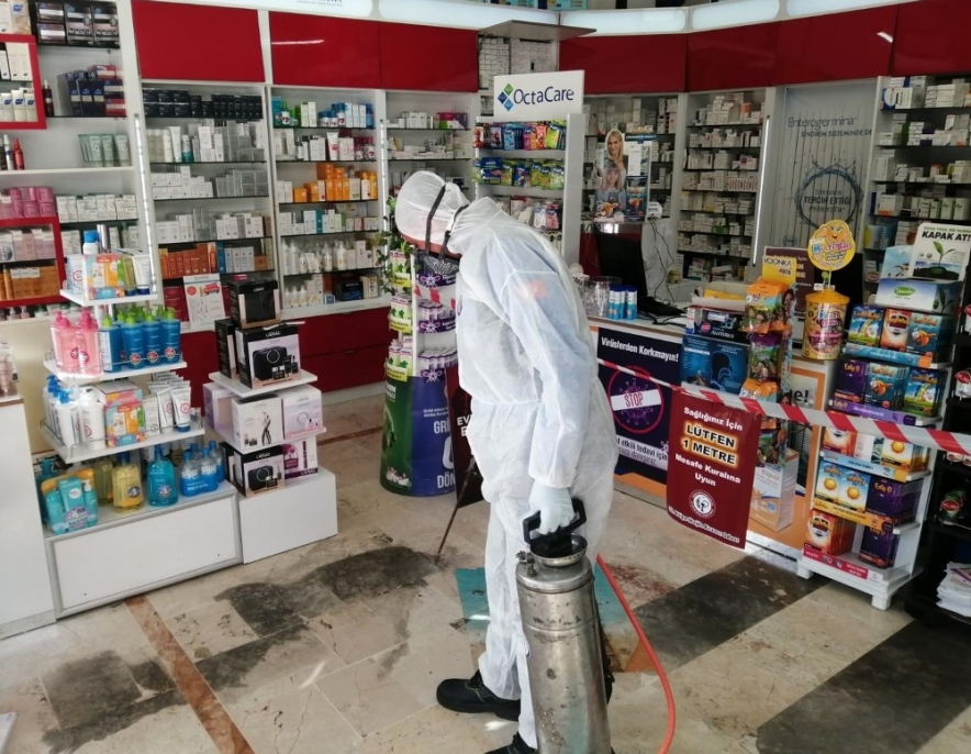 MUĞLA'DA ECZANELER DEZENFEKTE EDİLİYOR