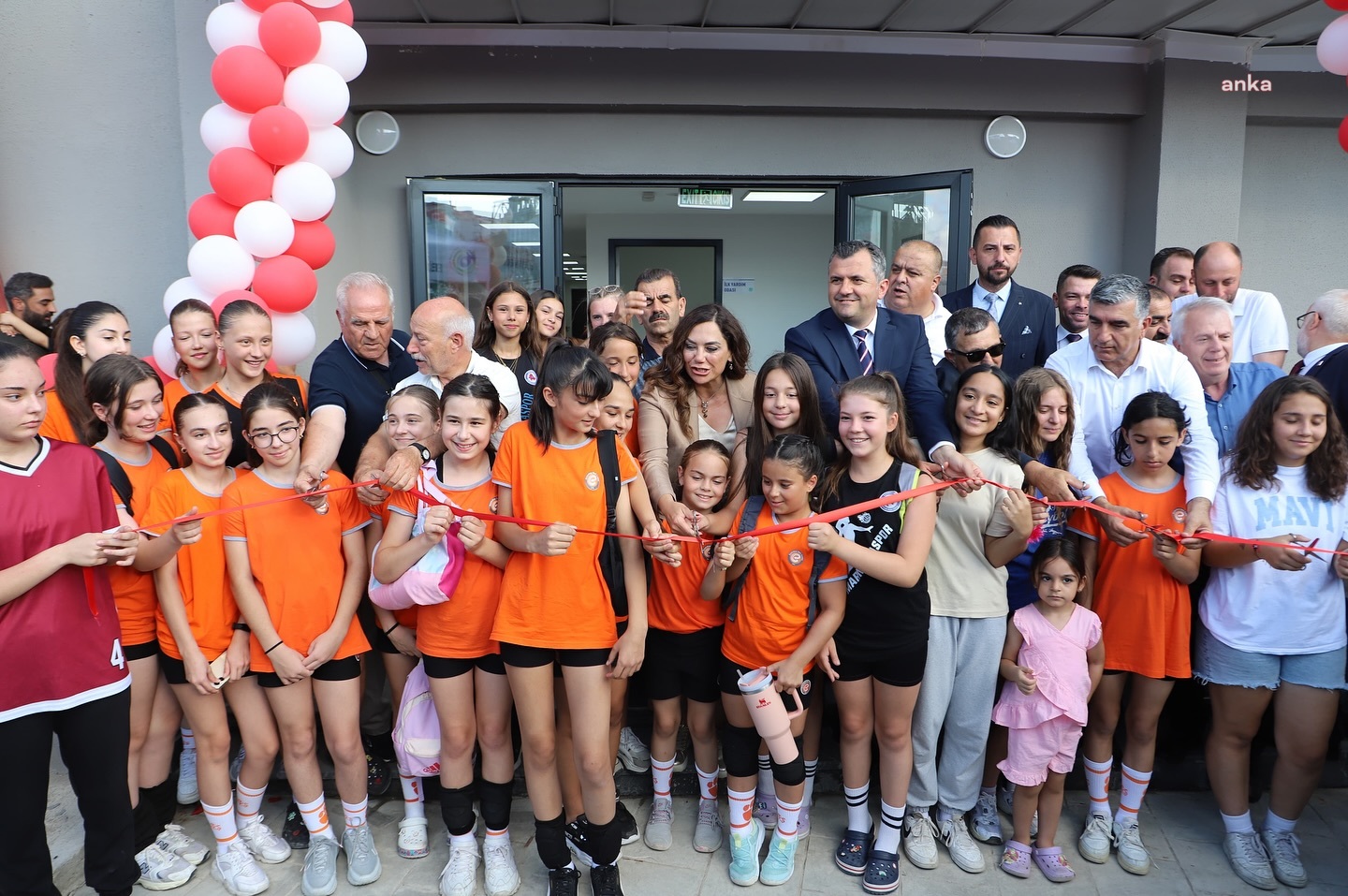Tekirdağ Büyükşehir Belediyesi,  Saray Spor Kompleksi'ni hizmete açtı