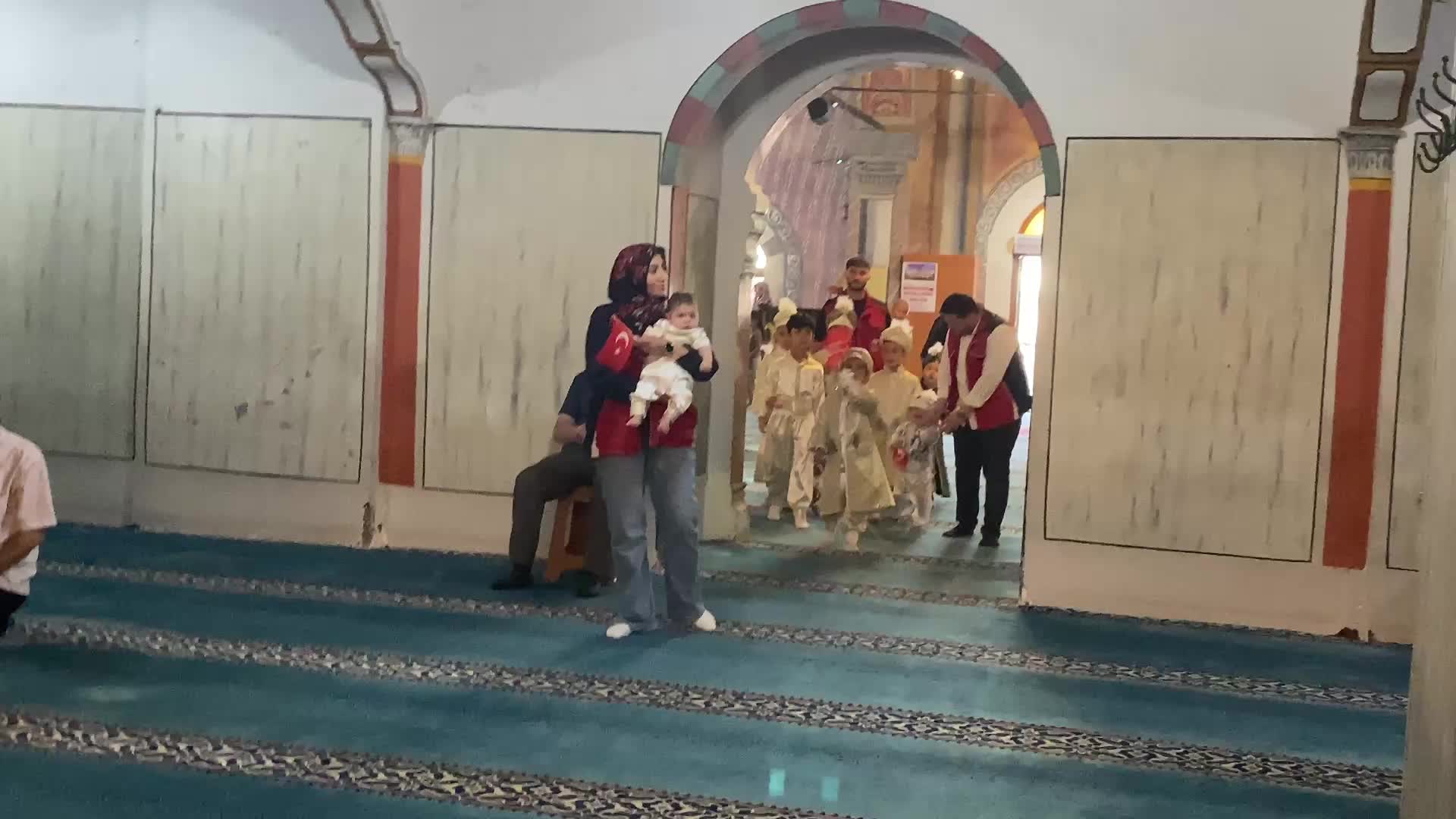Yozgat'ta Vakıflar Bölge Müdürlüğü tarafından 17 çocuk sünnet ettirildi