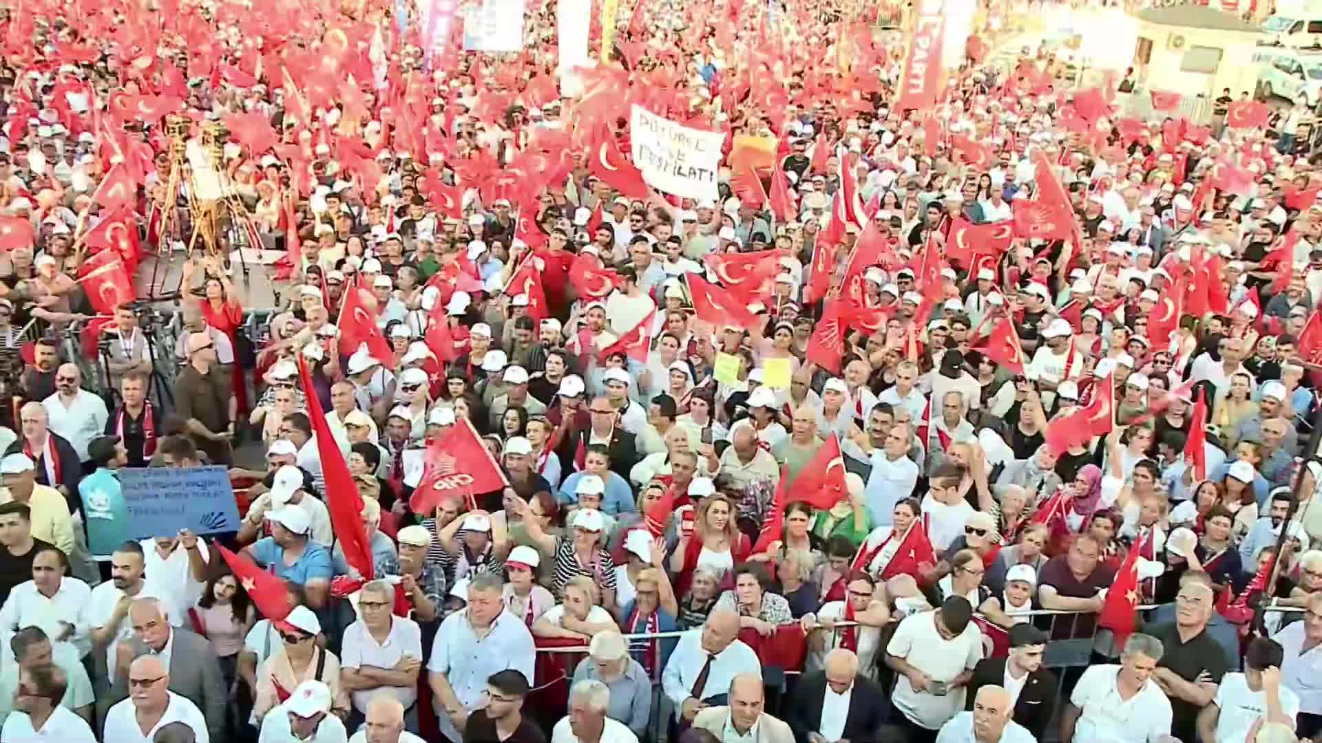 CHP'nin "Millet İradesine Sahip Çıkıyor" mitingi... Özgür Özel: "CHP olarak durmamız gereken yerde dururuz ama Türkiye’ye ümmetçilik, mezhepçilik üzerinden sana hesap yaptırmayız"