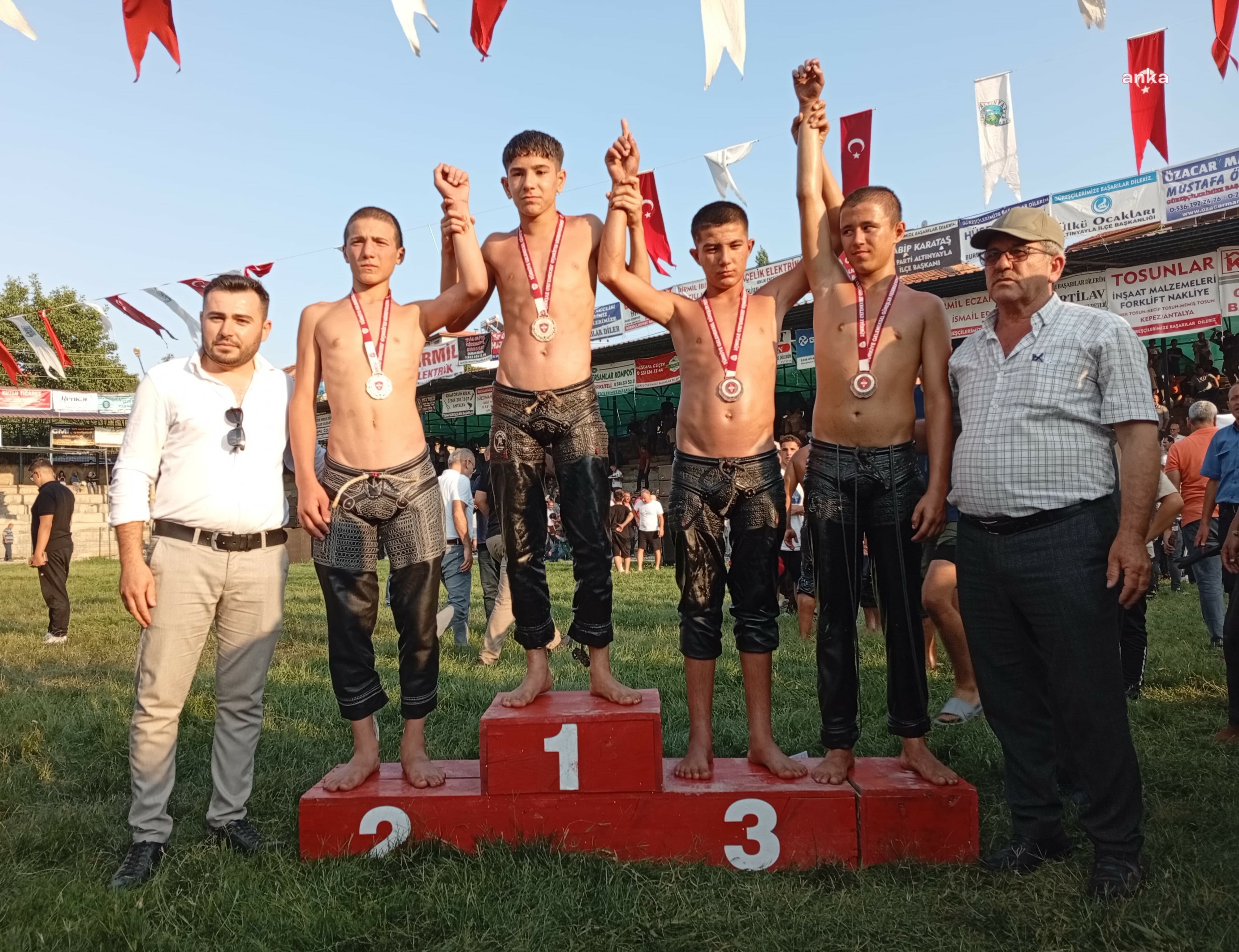 Manavgat Belediyesi Güreş Kulübü’nden çifte başarı
