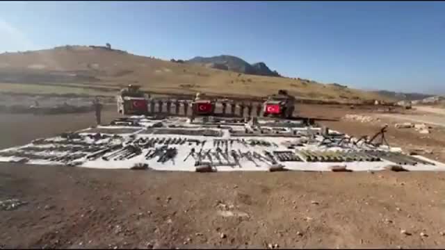 MSB: “Irak’ın kuzeyindeki Pençe-Kilit Operasyonu bölgesindeki mağarada, çok sayıda silah, mühimmat ve yaşam malzemeleri ele geçirildi”
