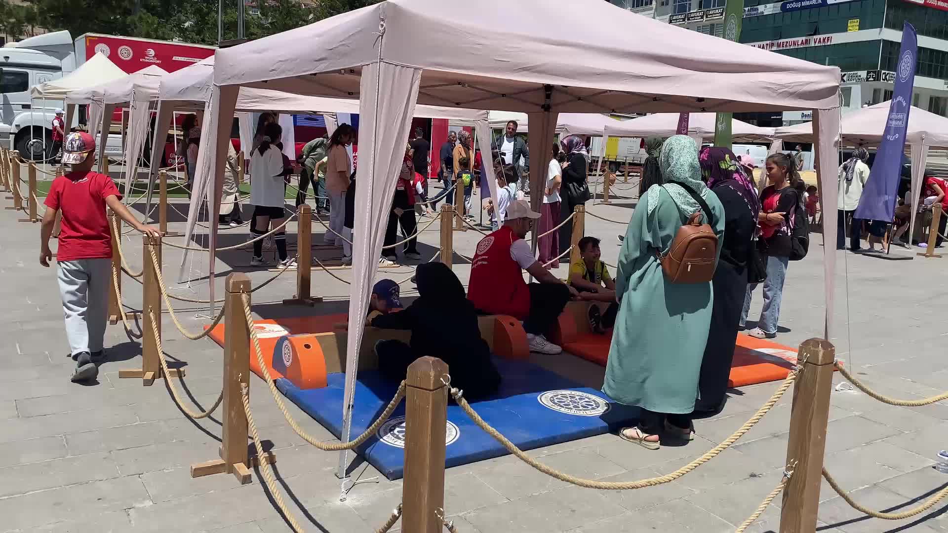 Yozgat’ta çocuklar geleneksel çocuk oyunlarıyla tanıştı