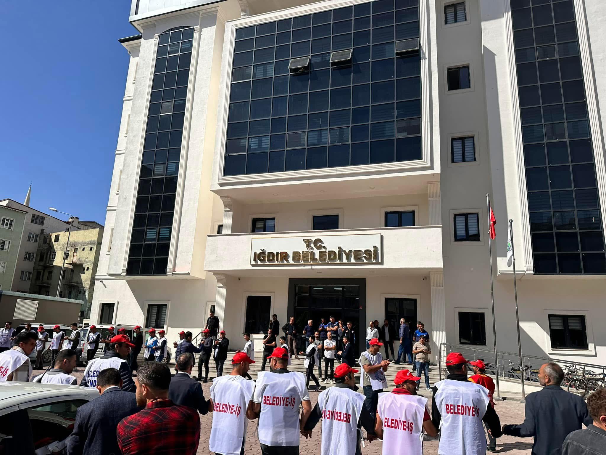 Iğdır Belediyesinden çıkarılan 204 işçi için "işe iade" kararı