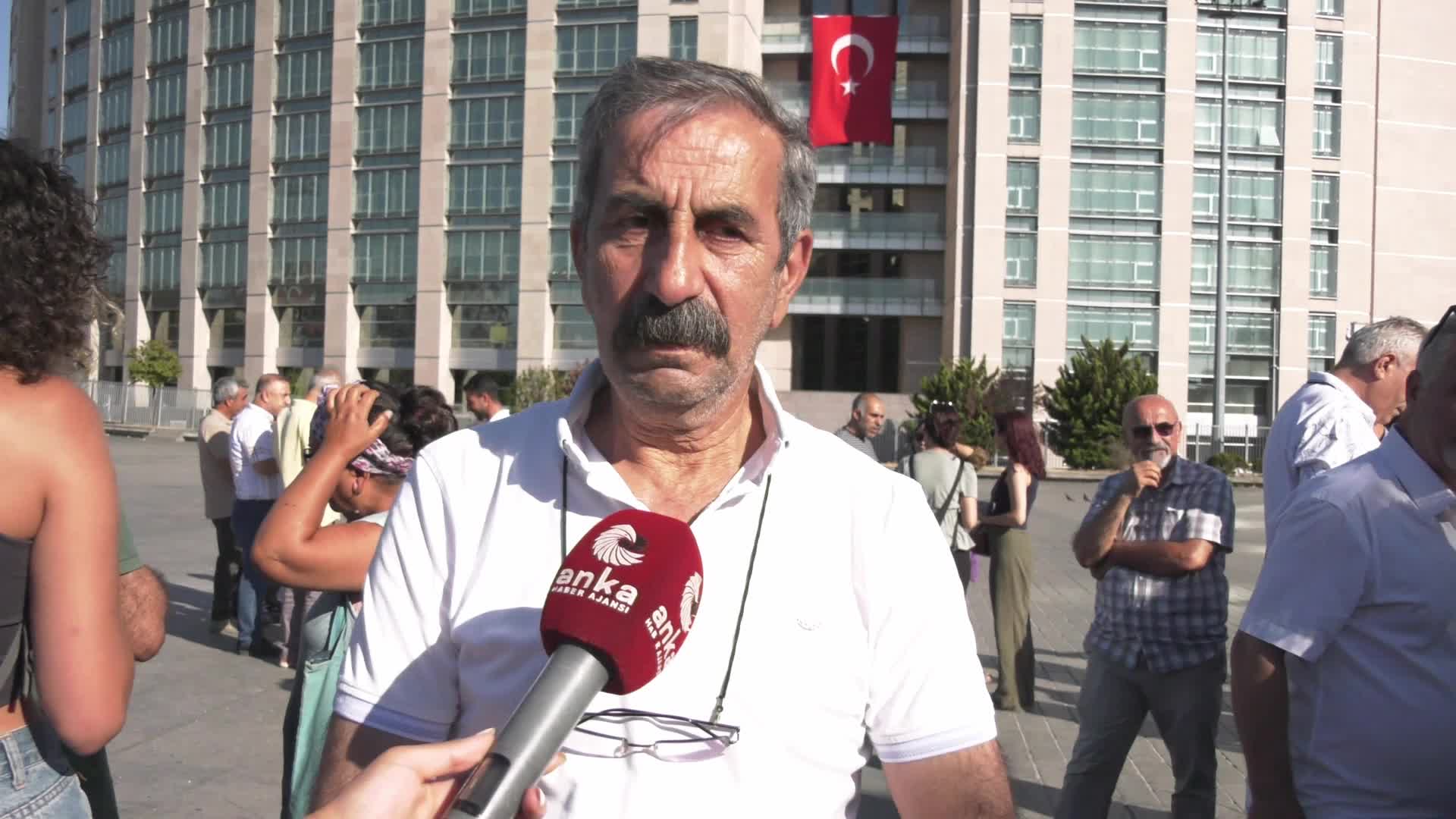 Bayrampaşa’daki gerginlik... DEM Parti İstanbul İl Eş Başkanı Çınar: "Doktorlar, annenin de çocuğun da hayati riskinin devam ettiğini söylüyor"