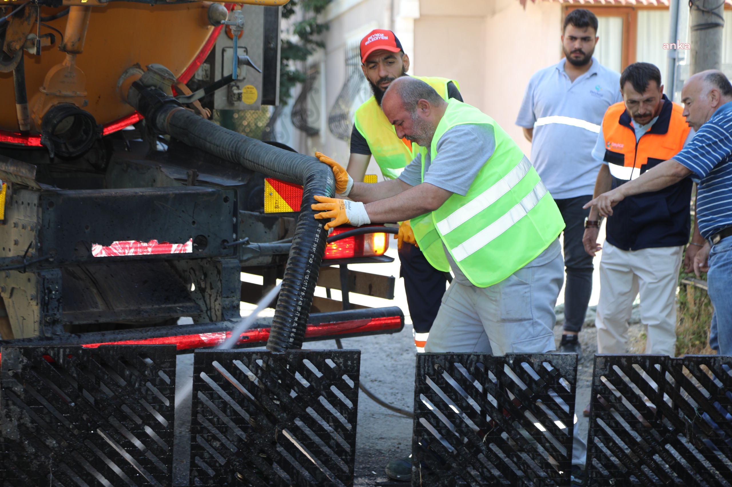 Beykoz Belediyesi ekiplerinden Fatih Mahallesi’nde eş zamanlı çalışma
