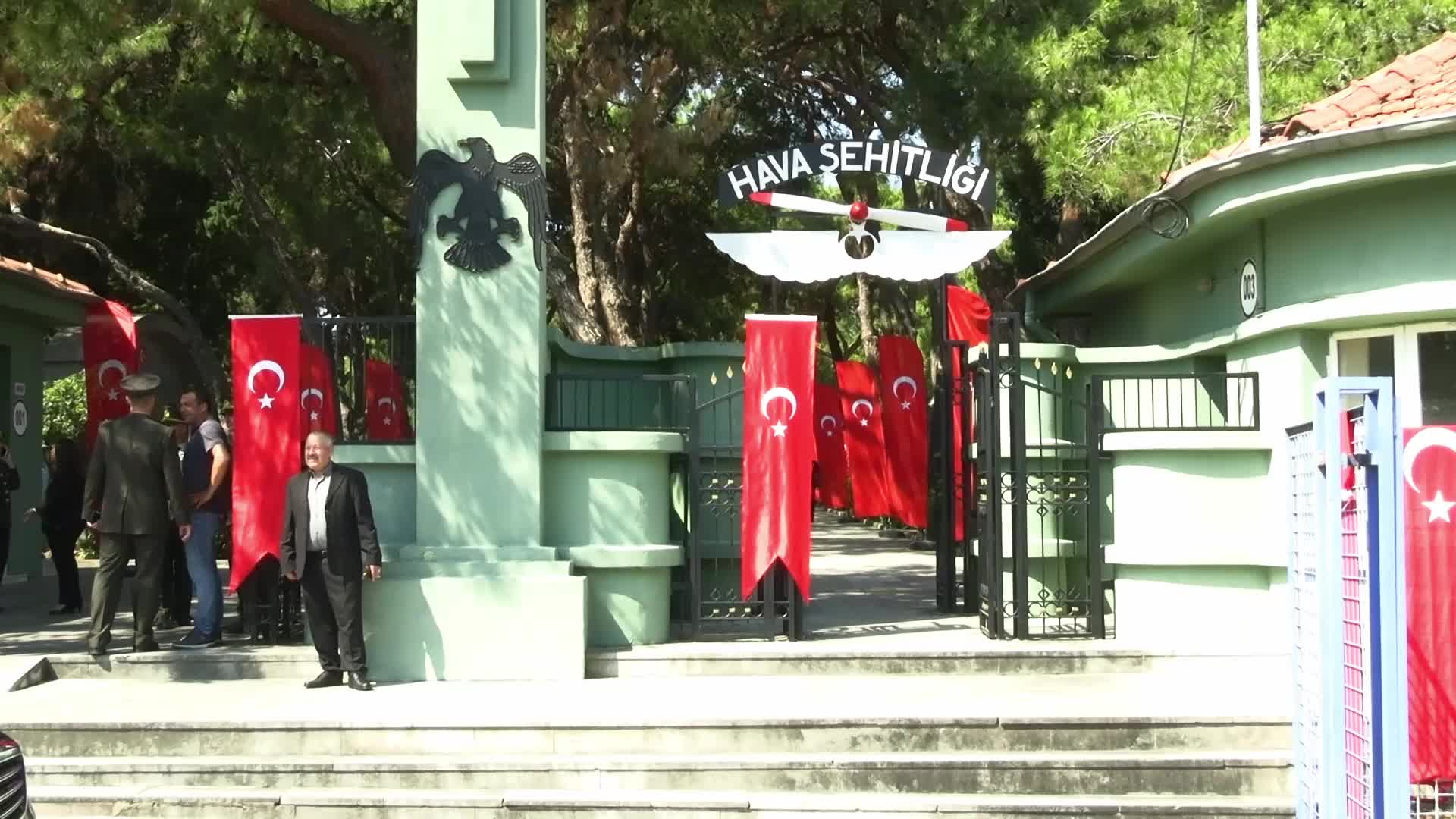 15 Temmuz şehitleri İzmir'de dualarla anıldı