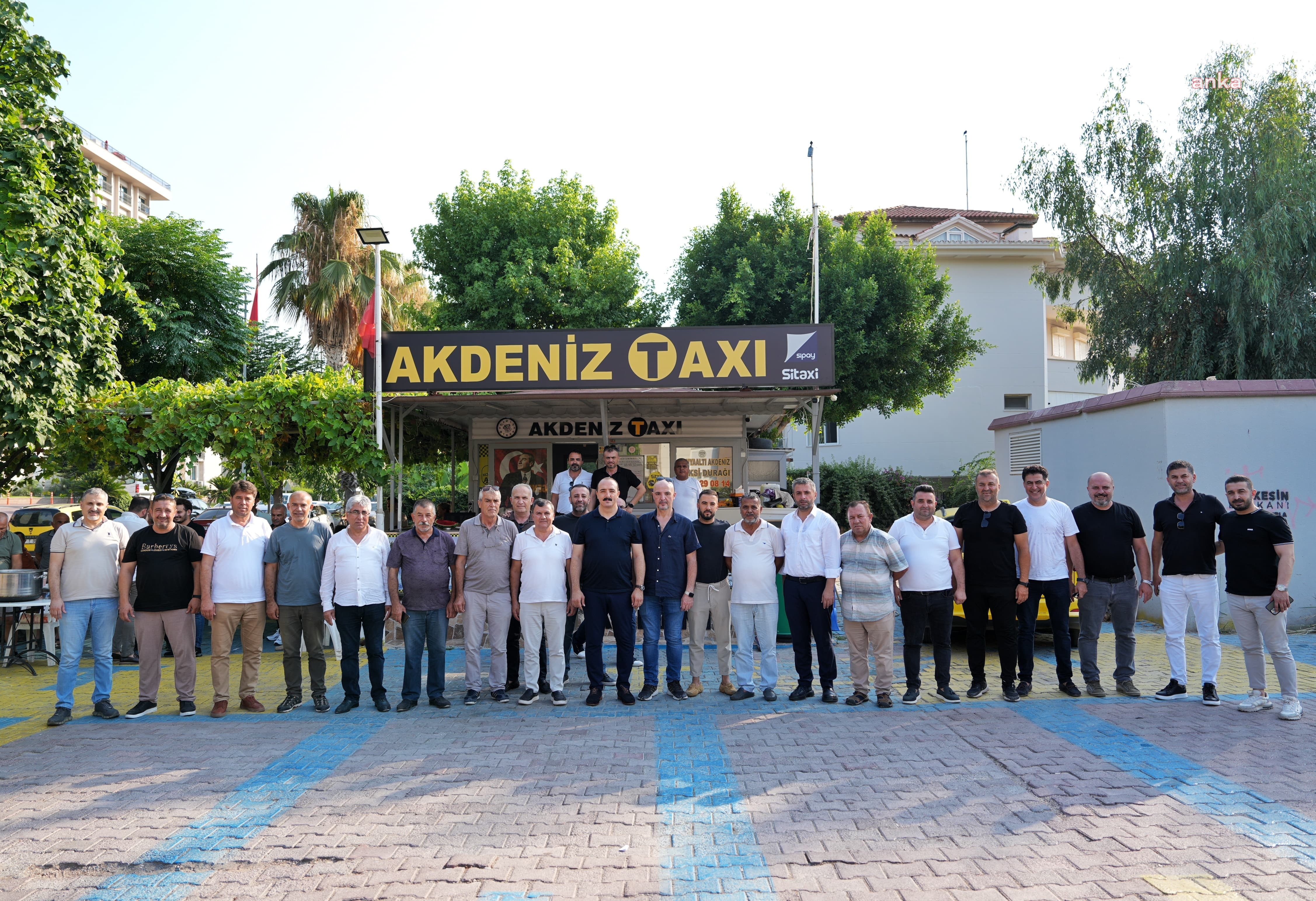 Konyaaltı Belediye Başkanı Kotan, taksici esnafıyla buluştu