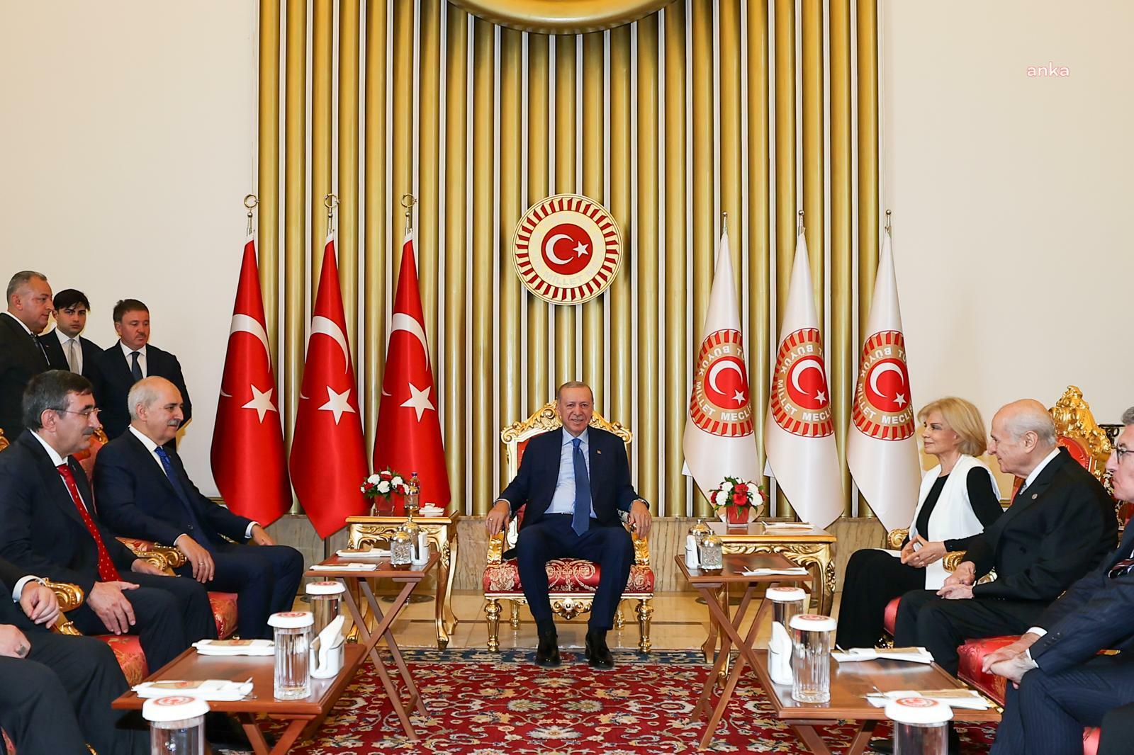 TBMM'de "15 Temmuz" anma töreni... Erdoğan, törene katılan Bahçeli, Tansu Çiller ve diğer siyasilerle bir araya geldi