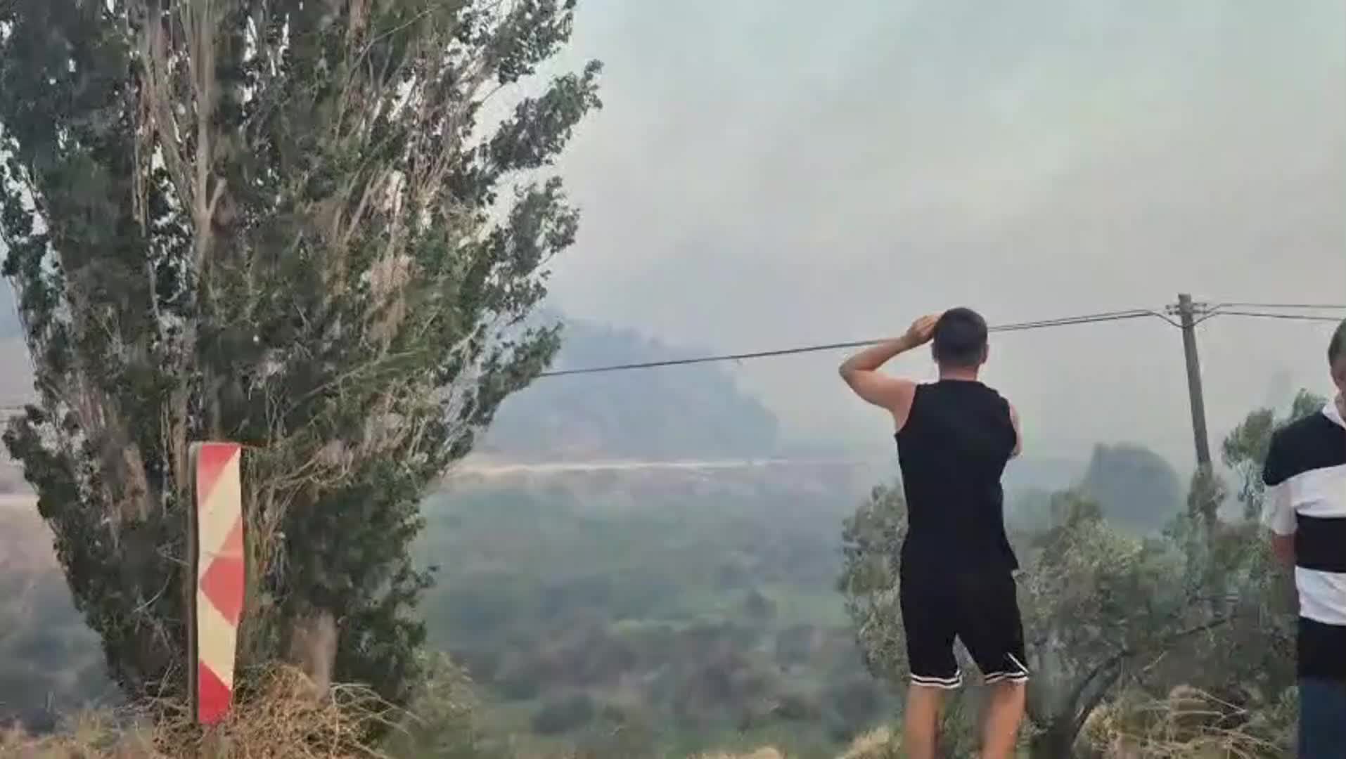 Çanakkale Ayvacık'ta yangın... Çanakkale Valiliği: İki köyde tahliye işlemlerine başlandı