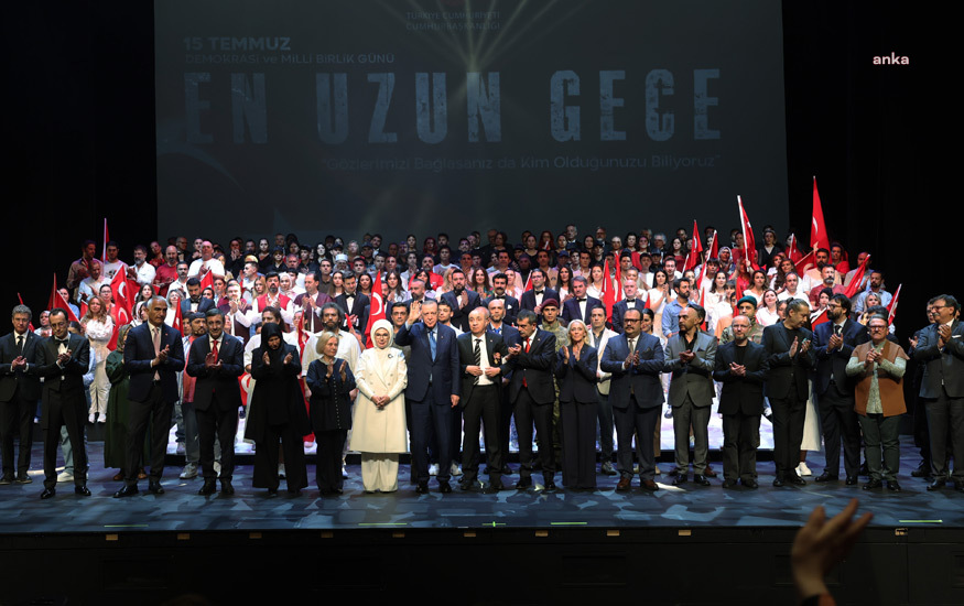 Cumhurbaşkanı Erdoğan, 15 Temmuz'un anlatıldığı "En Uzun Gece" temsiline katıldı