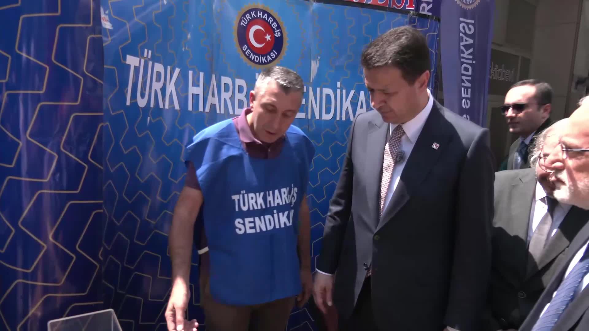 Saadet Partisi Lideri Arıkan'dan,  savunma sanayii işçilerinin Ankara'daki eylemine destek... "İnsanca yaşam ücretine kavuşmak istiyorlar"