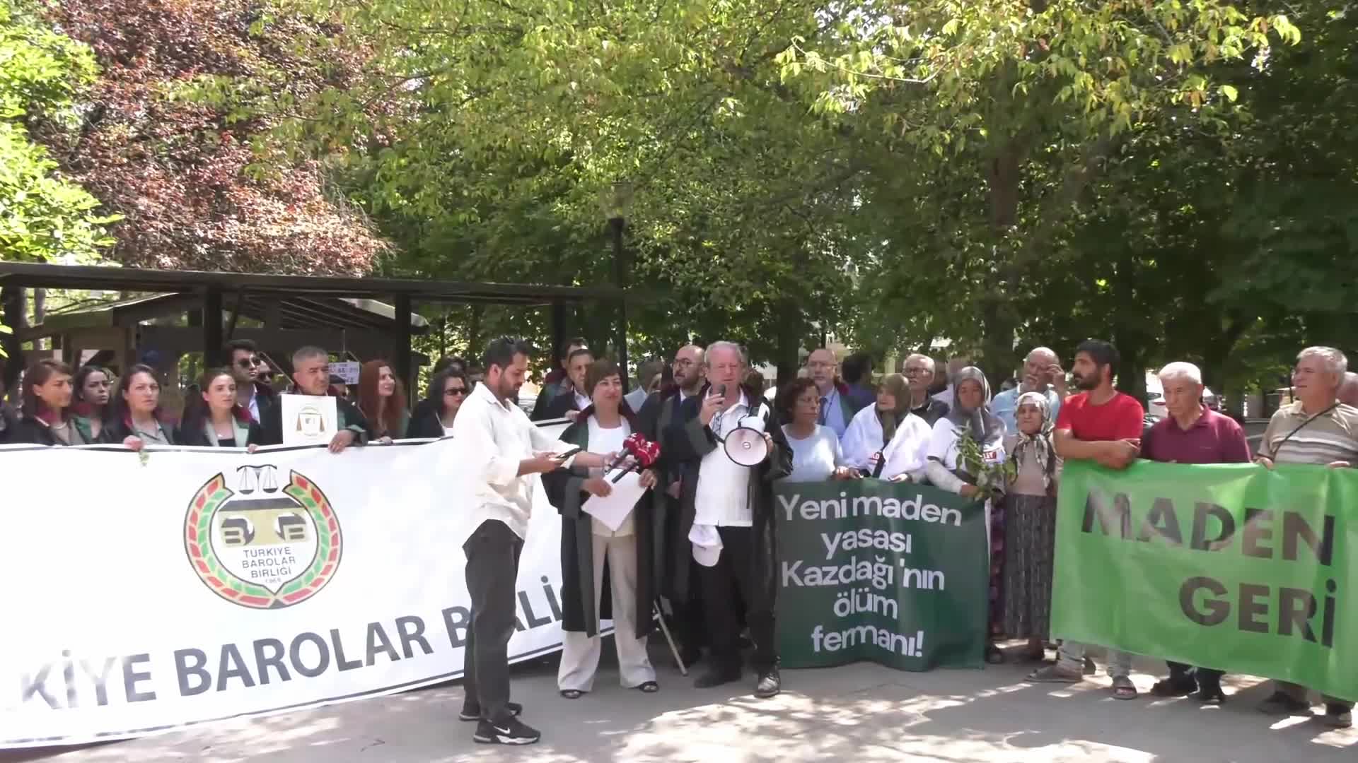 Ankara'da zeytinlikler için direnen köylülere TBB'den destek: "Bu topraklar tüm yurttaşlara ve gelecek kuşaklara ait. Bir avuç şirkete değil"