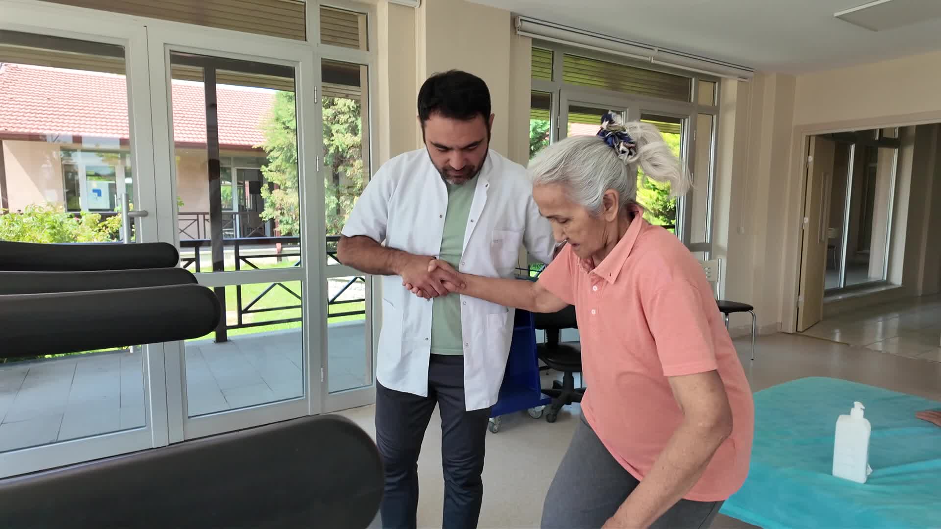 Tepebaşı Belediyesi Fizyoterapi ve Rehabilitasyon Merkezi’nde fiziksel beceriler pekiştiriliyor