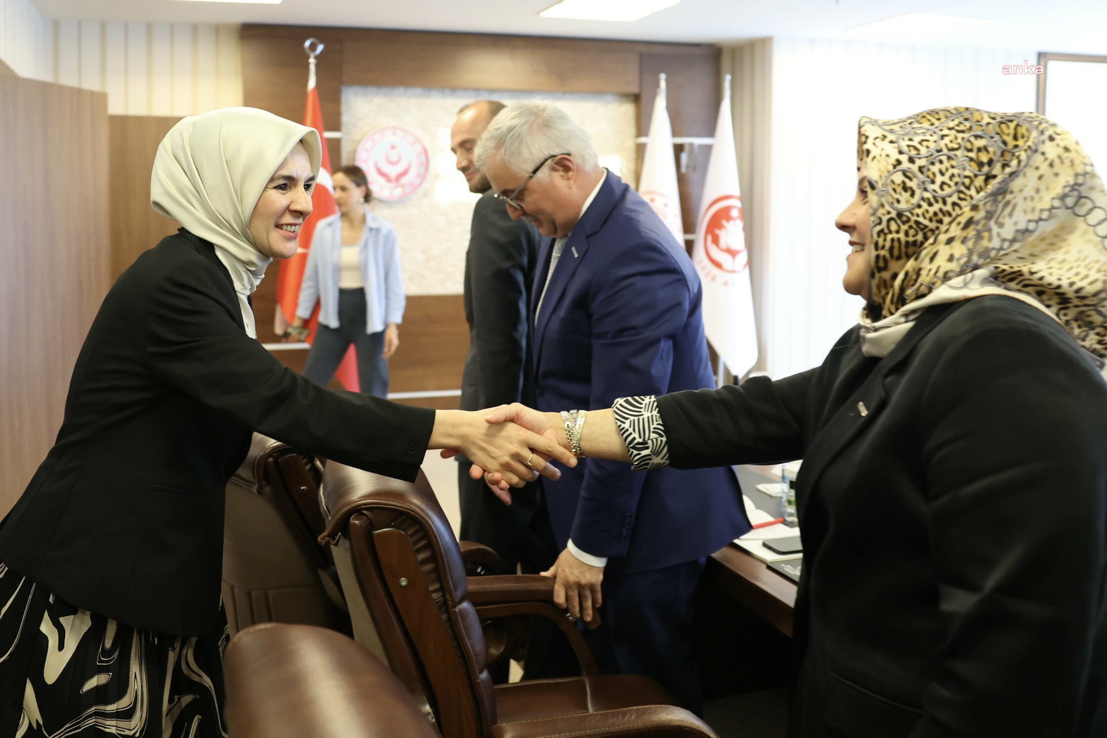 Aile ve Sosyal Hizmetler Bakanı Özdemir Göktaş: MÜSİAD Başkanı Özdemir ile aile kurumunu güçlendirmeye yönelik iş birliği imkanlarını değerlendirdik