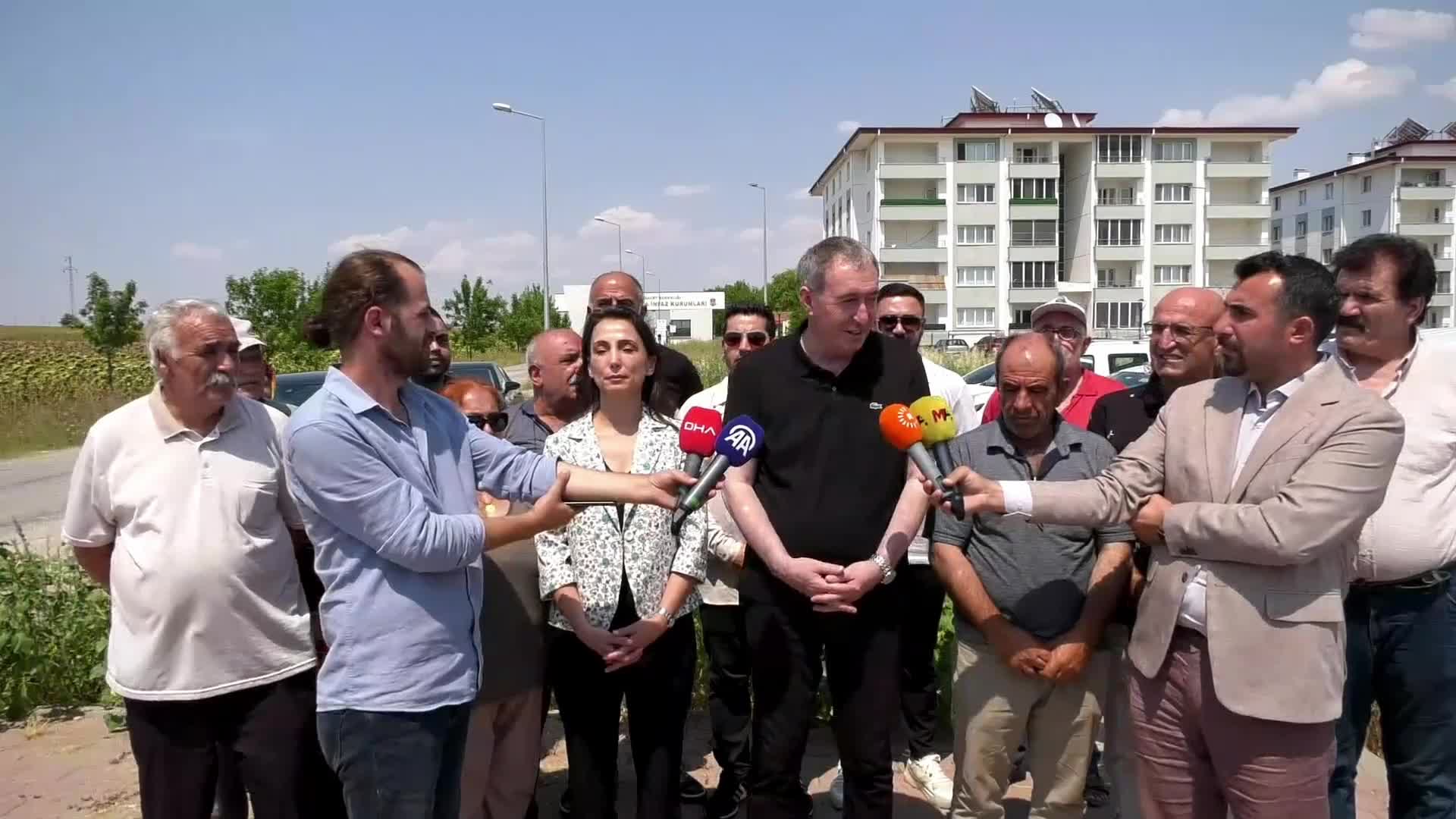 DEM Parti Eş Genel Başkanları, Selahattin Demirtaş ve Selçuk Mızraklı'yı ziyaret etti: "Bu süreci yürütmemiz için onlara ihtiyacımız var"