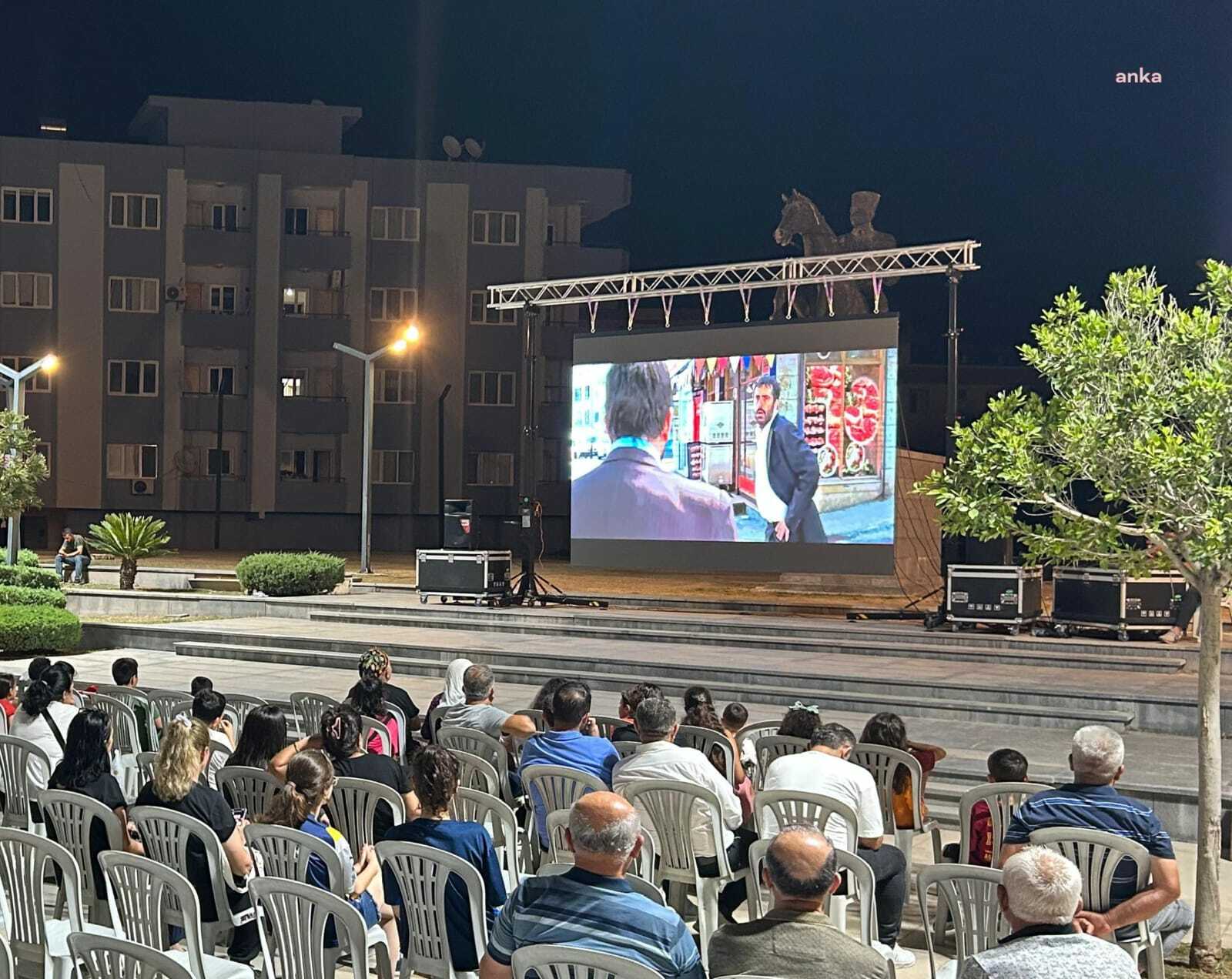 Ceyhan’da yaz akşamları film gösterimleriyle renkleniyor