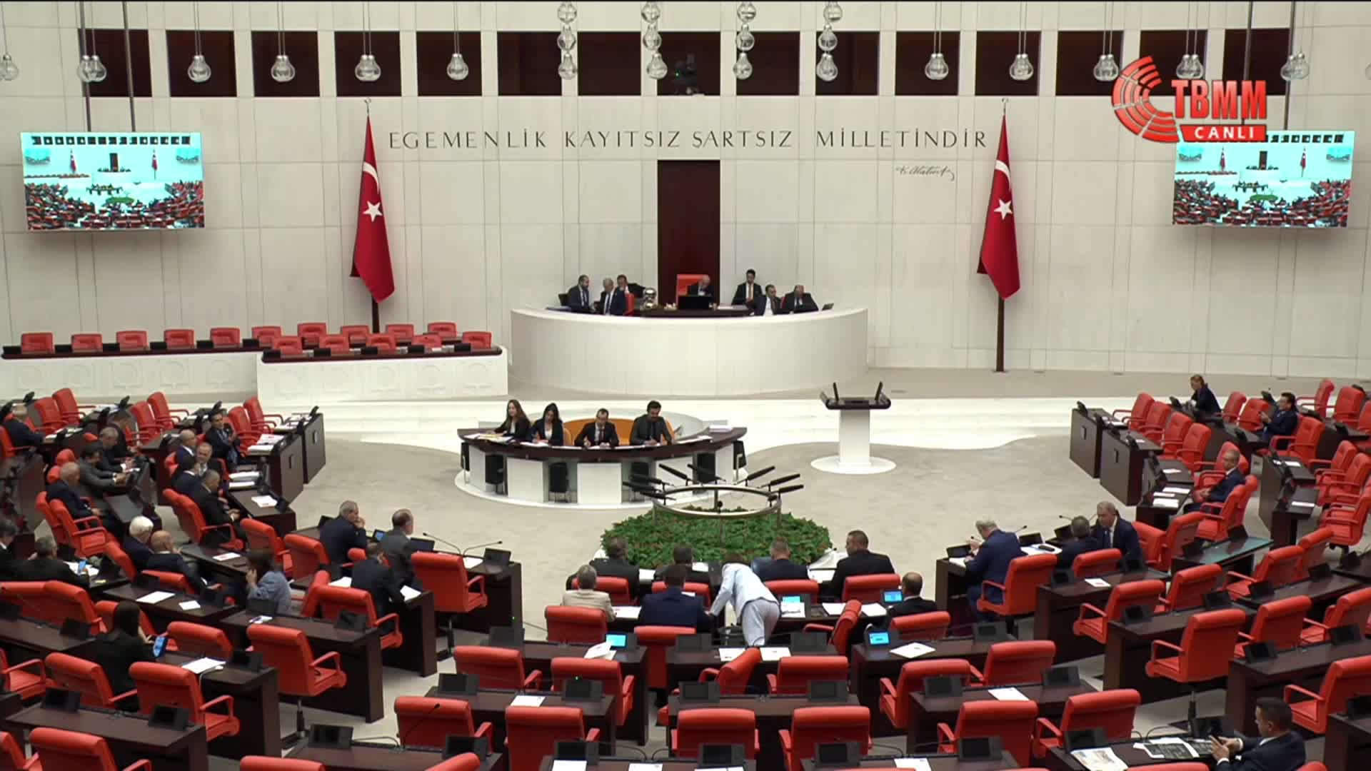 TBMM Genel Kurulu... CHP'li Emir'den beyaz Toros eleştirisi: Türkiye'nin faili meçhullerle anılan beyaz Toroslar yerine barışla, adaletle anılması gerekiyor