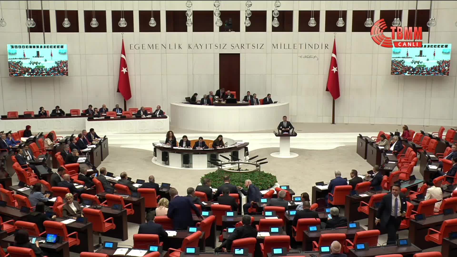 TBMM Genel Kurulu'nda AK Partili Varank ile CHP'li Başarır arasında "ayı" tartışması