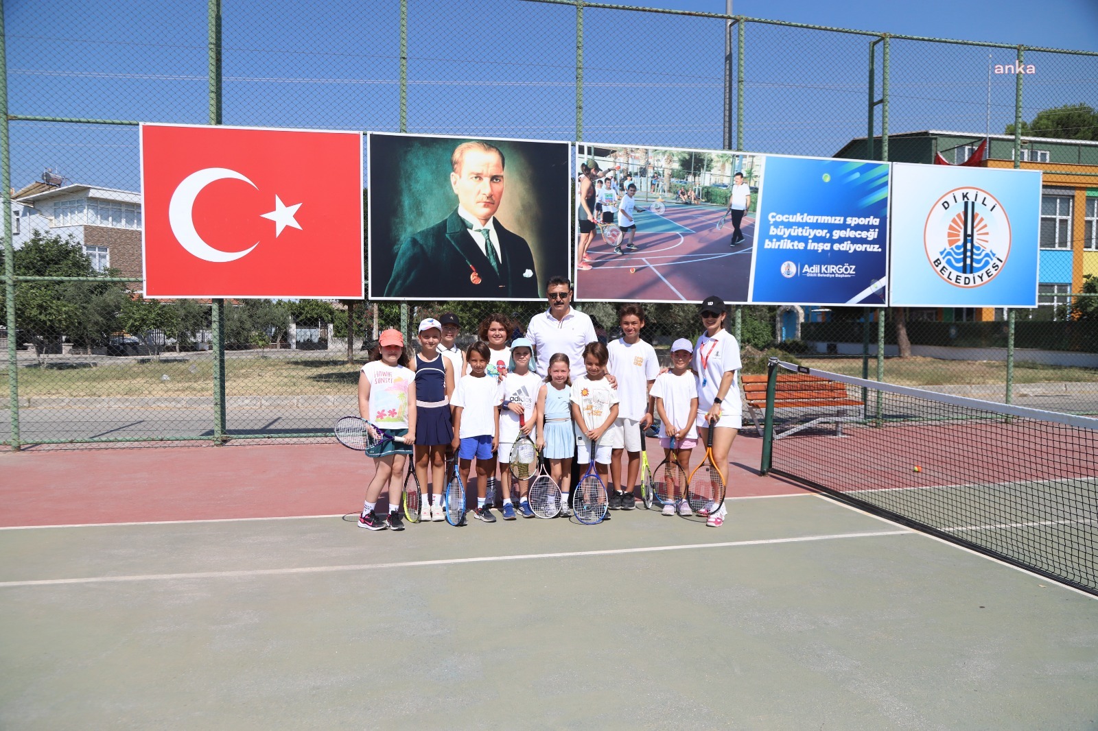 Dikili’de çocuklar tenis ile buluşuyor