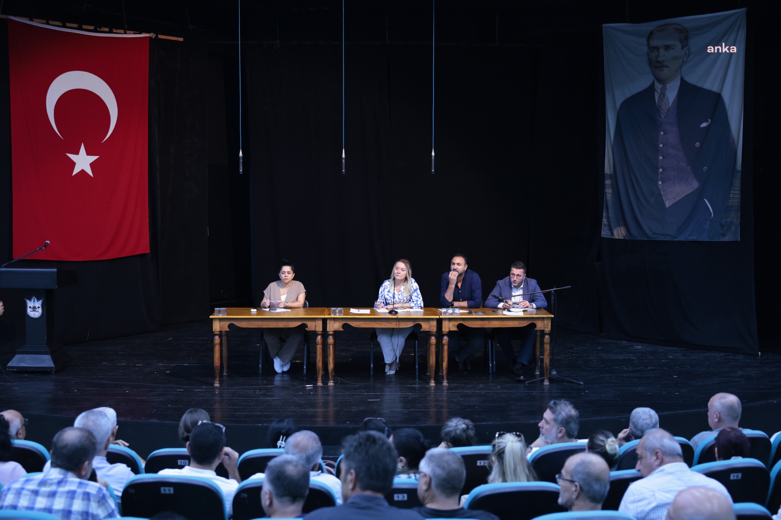 Konak Belediye Başkanı Mutlu, muhtarlarla buluştu