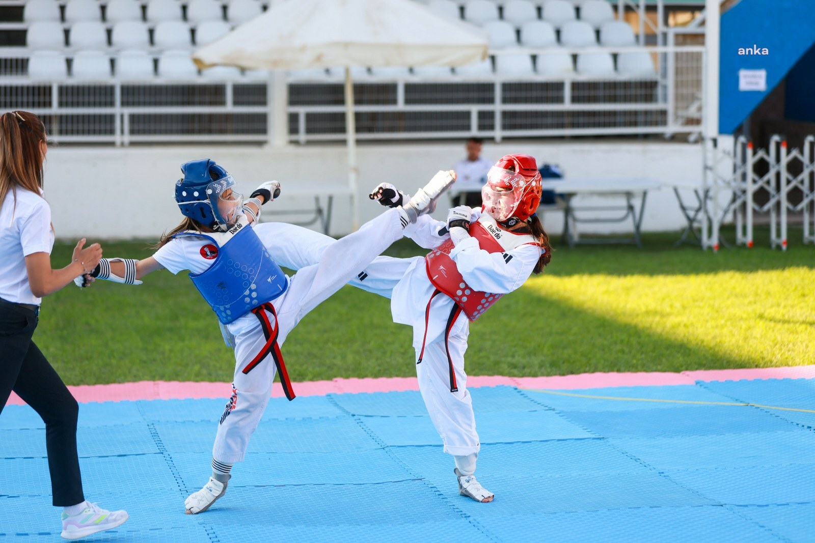 Yunusemre'de "Kulüplerarası Minikler Taekwondo Turnuvası" başladı