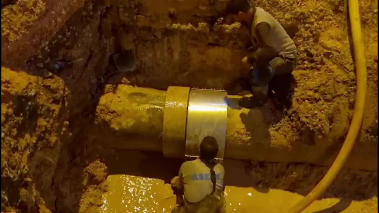 Adıyaman Belediyesi’nden gece mesaisi: Ana hattaki arızaya müdahale