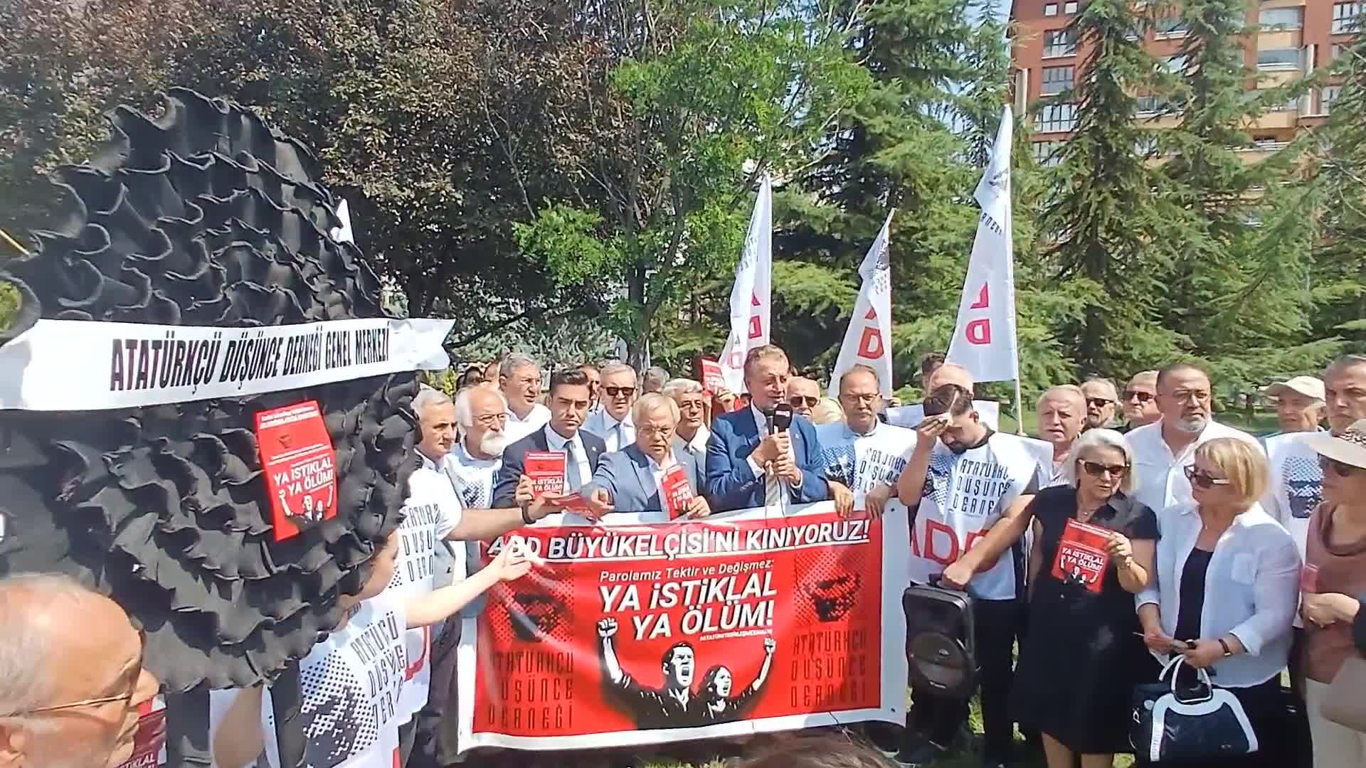 ADD'den ABD Büyükelçiliği'ne siyah çelenk: Tom Barrack 'Persona Non Grata' ilan edilsin