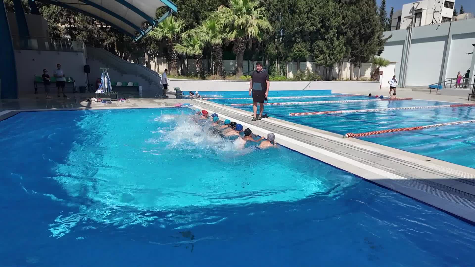 Bornova’da yüzme kursu kayıtları kısa sürede doldu