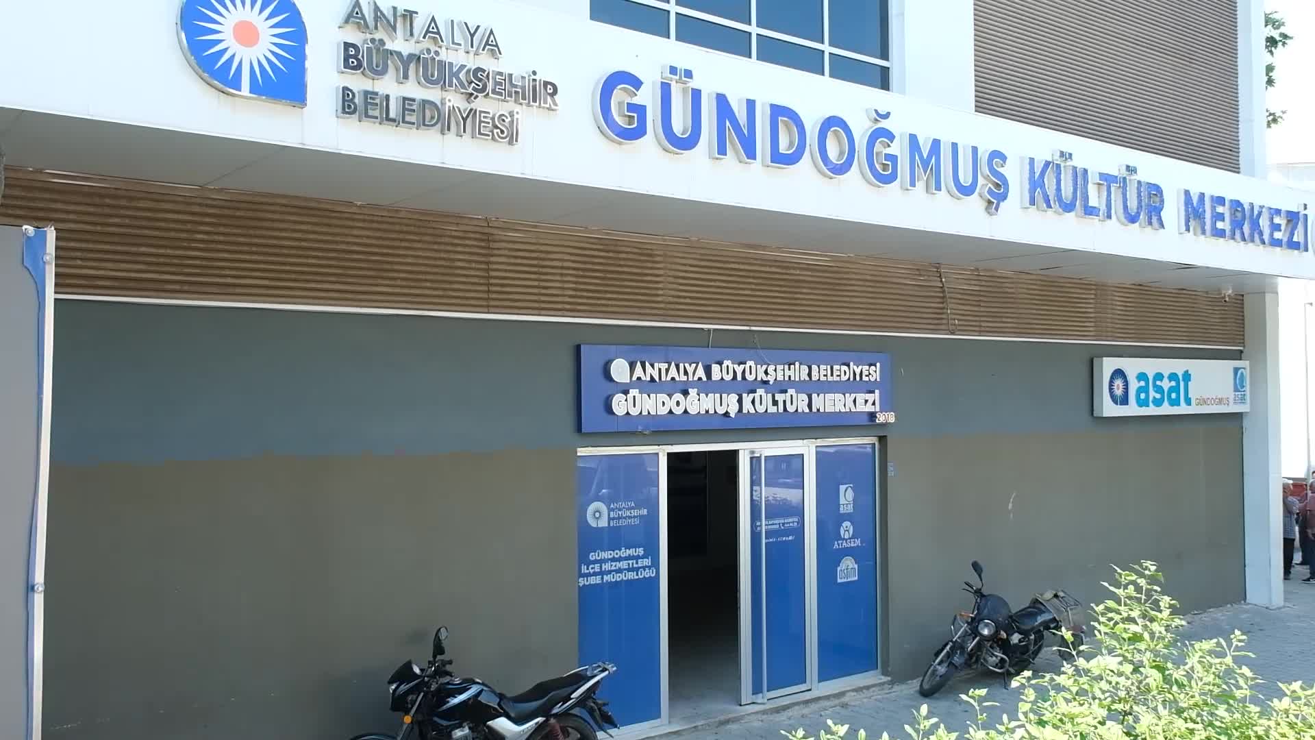 Antalya Büyükşehir Belediyesi, 19 ilçede üreticiye zeytin fidanı dağıtıyor