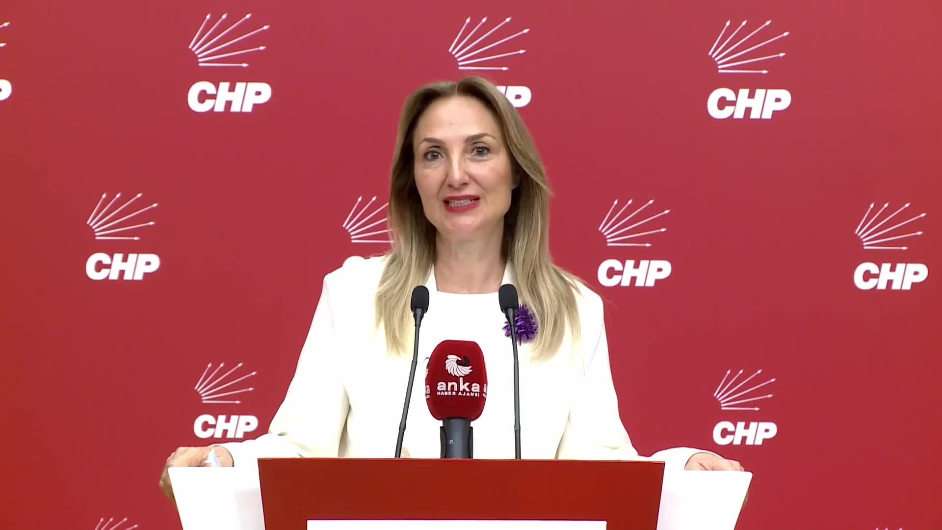 CHP Genel Başkan Yardımcısı Aylin Nazlıaka: "İktidar utanmazca kadınları tercih yapmaya zorlayan bir ikilemin içine çekmektedir: Ya çocuk ya kariyer demekte"
