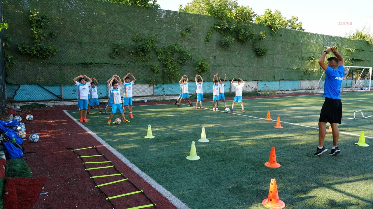 Adıyamanlı çocuklar futbol kurslarında hem eğleniyor hem öğreniyor