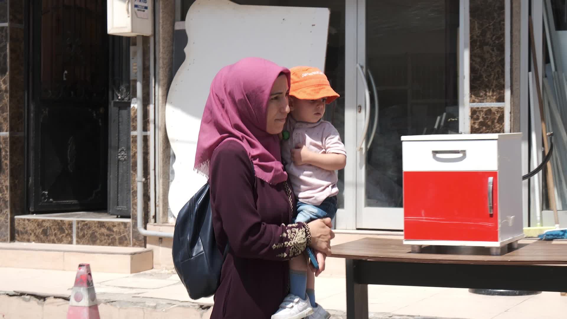 İzmirli annelerin arkasında Büyükşehir Belediyesi var